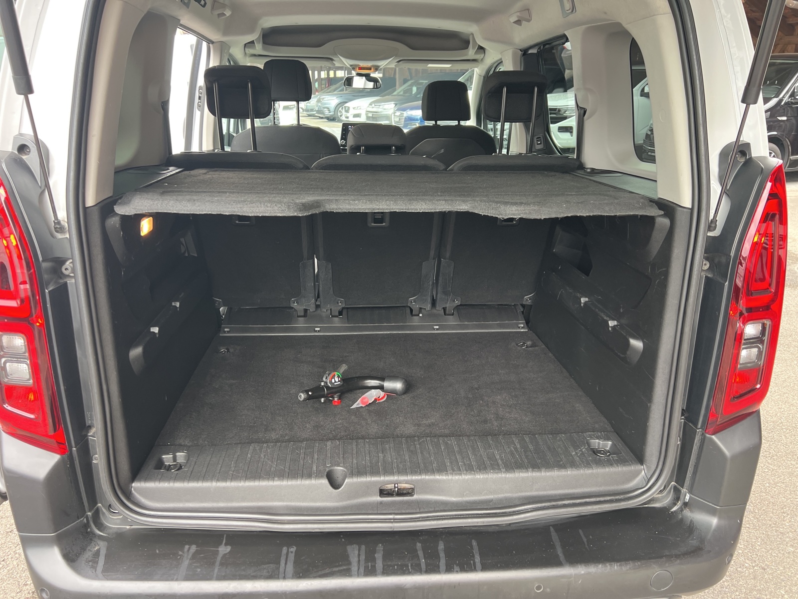 CITROEN Berlingo 1.5 BlueHDi Feel Pack EAT8-image-9