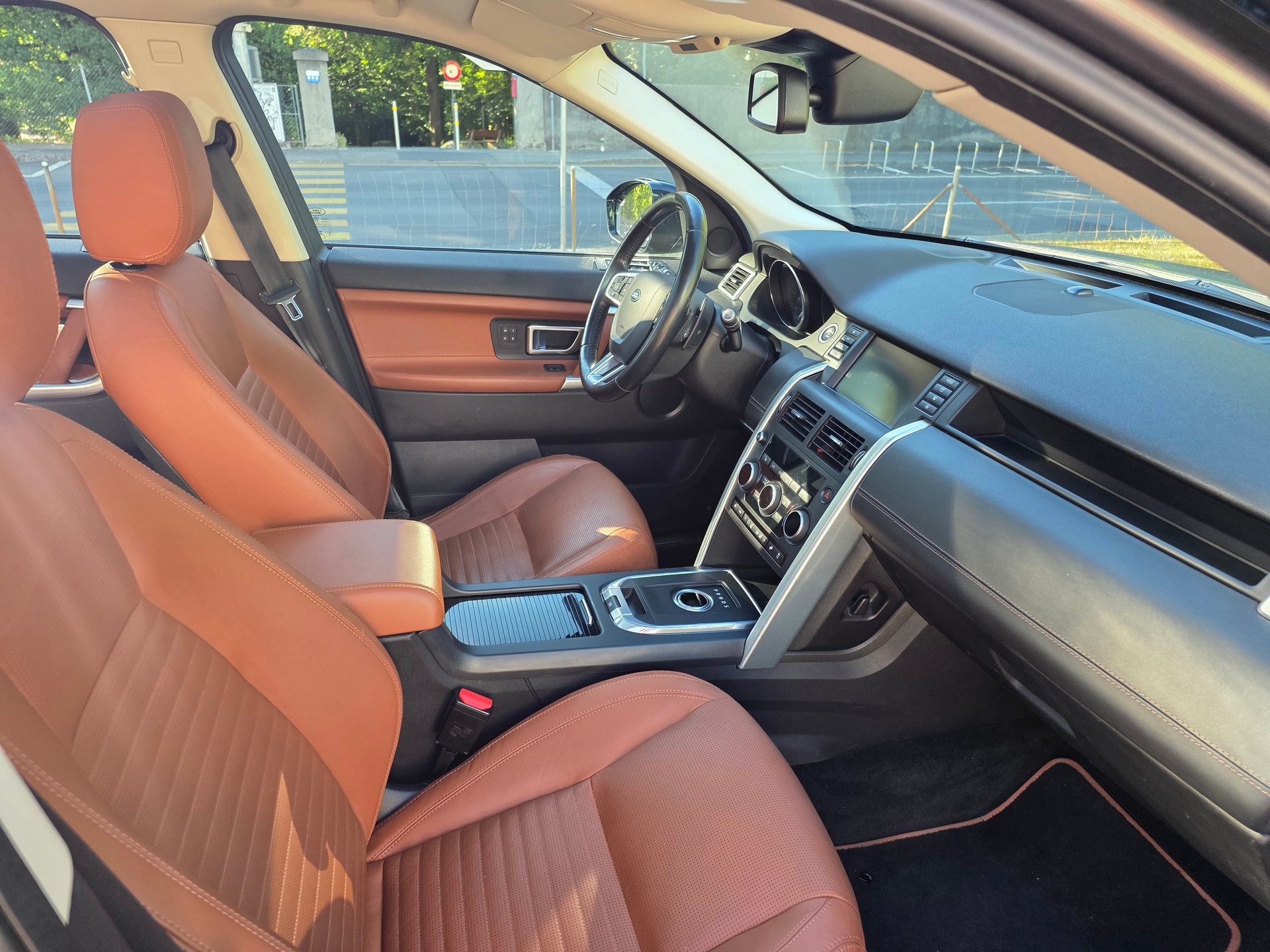 LAND ROVER 2.0 Si4 HSE Luxury-image-4