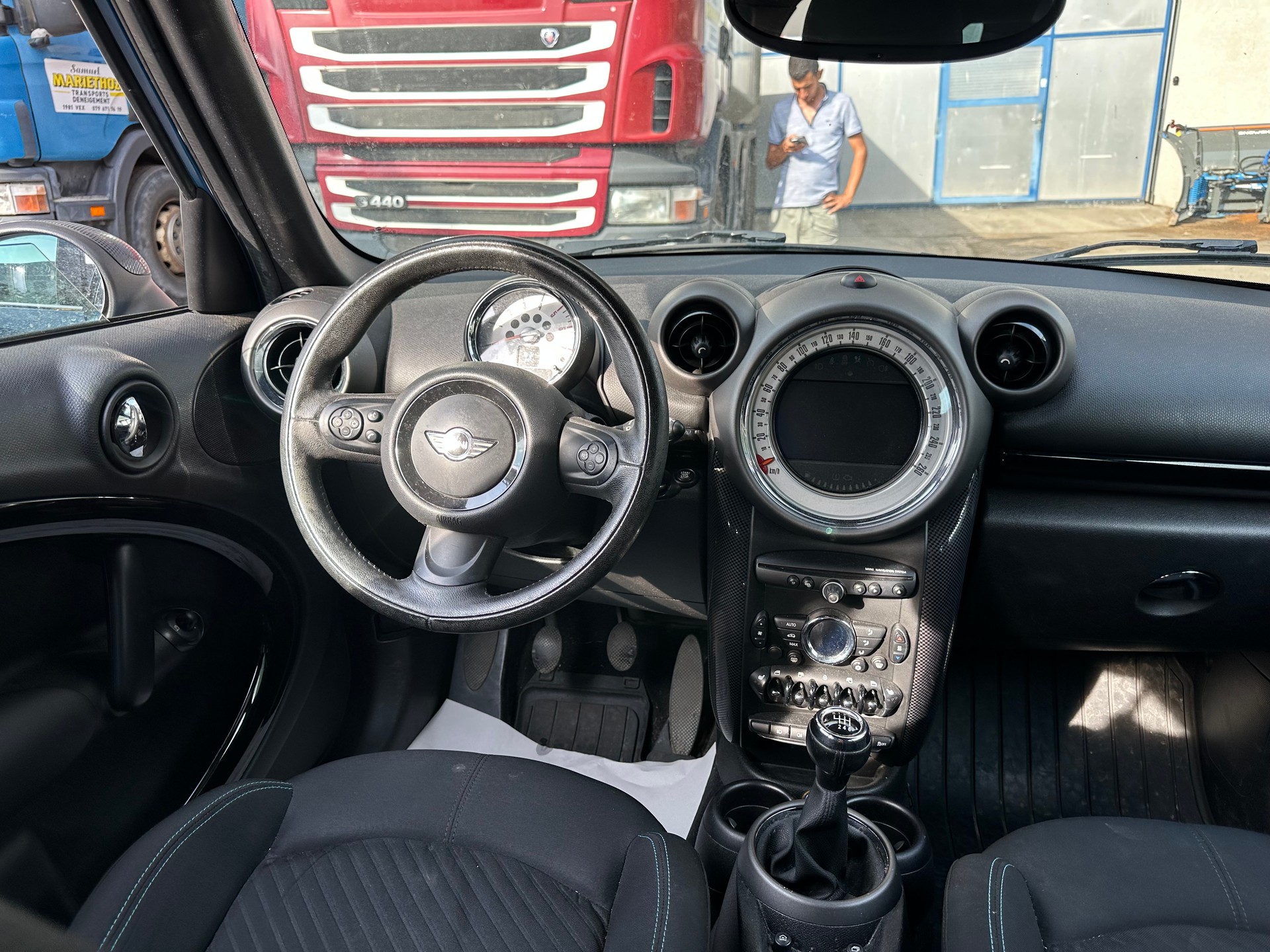 MINI Countryman Cooper D ALL4-image-12