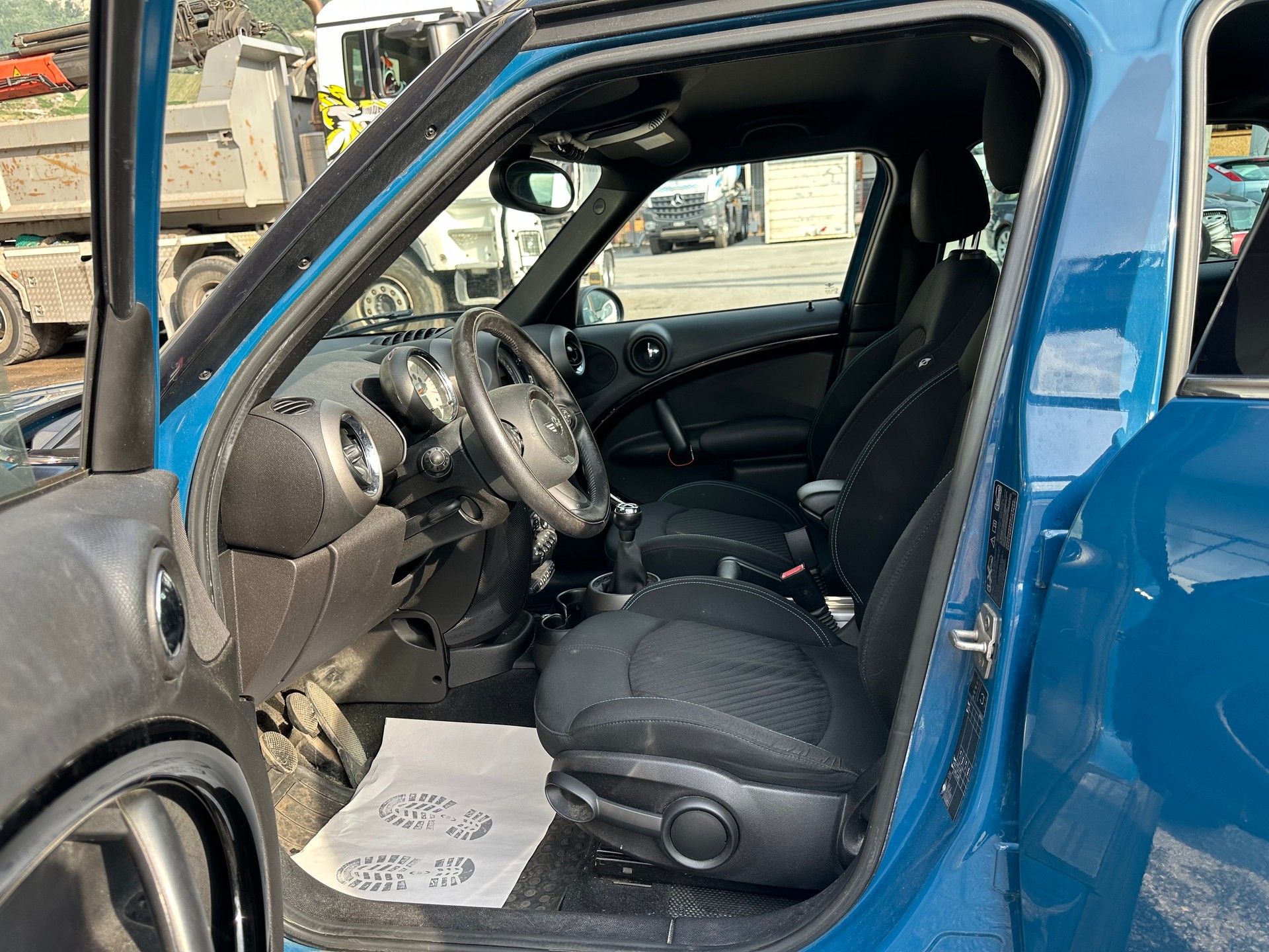 MINI Countryman Cooper D ALL4-image-8