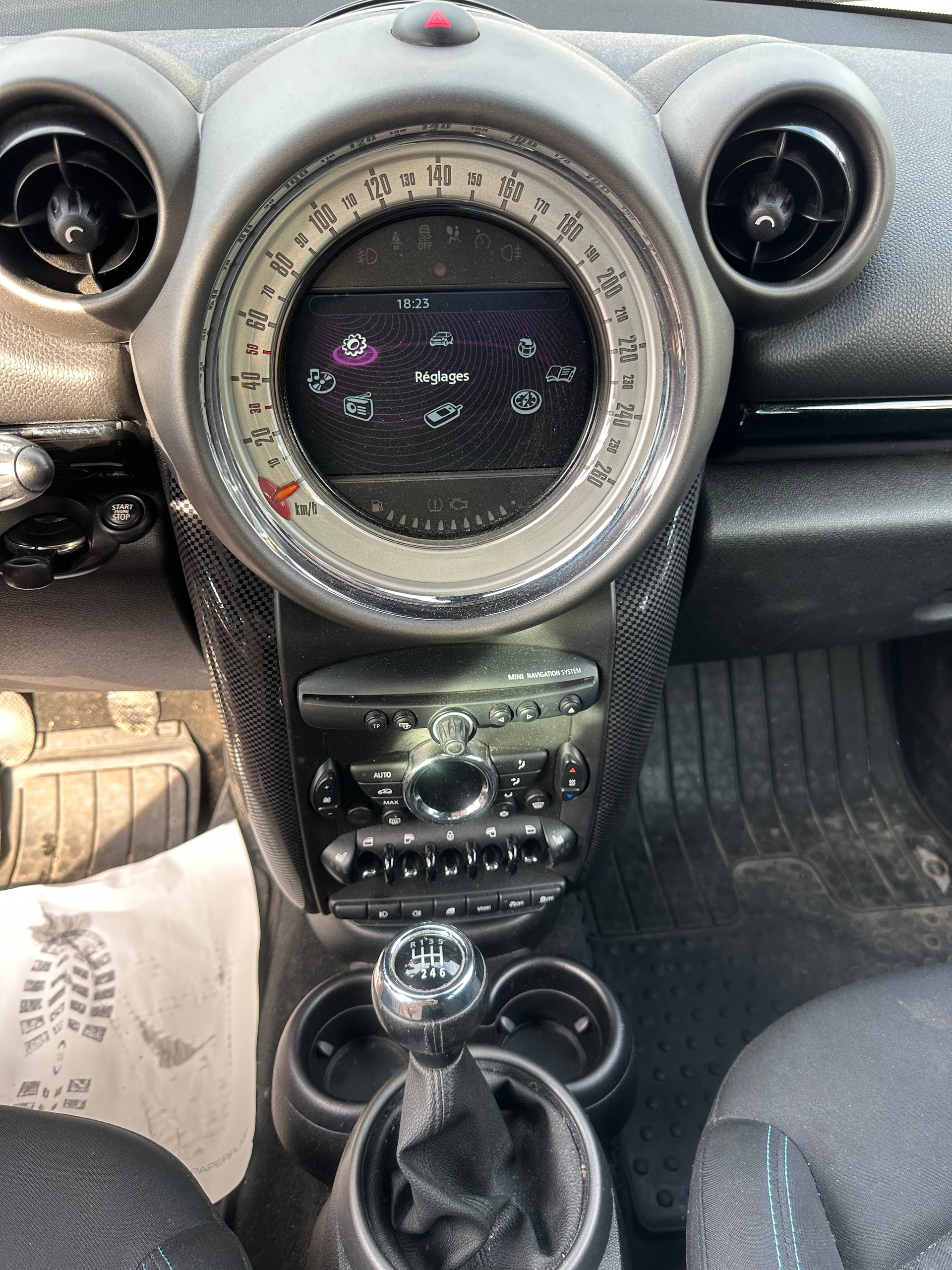 MINI Countryman Cooper D ALL4-image-13