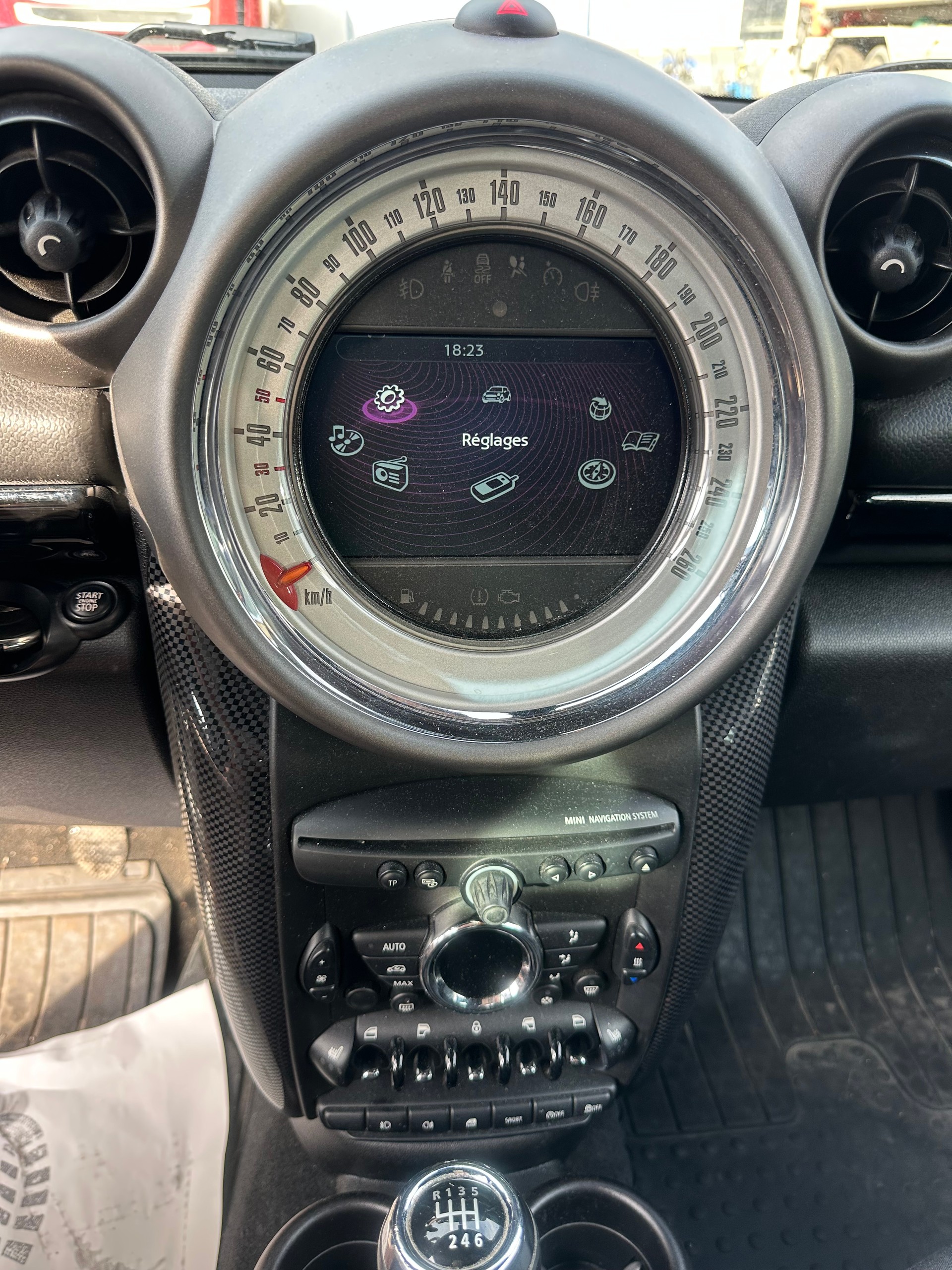 MINI Countryman Cooper D ALL4-image-14