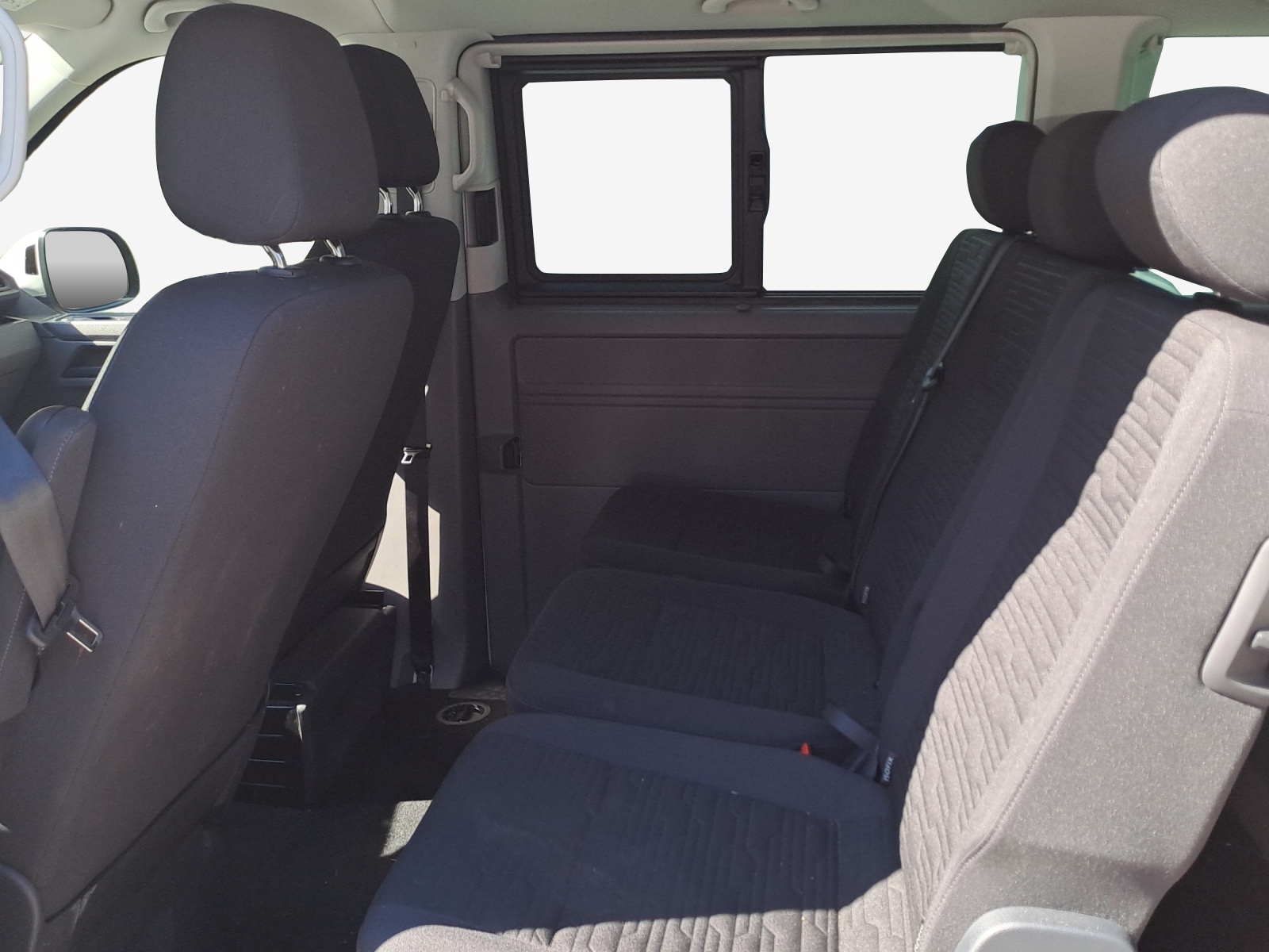 VW T6.1 2.0 TDI 4Motion DSG-image-11