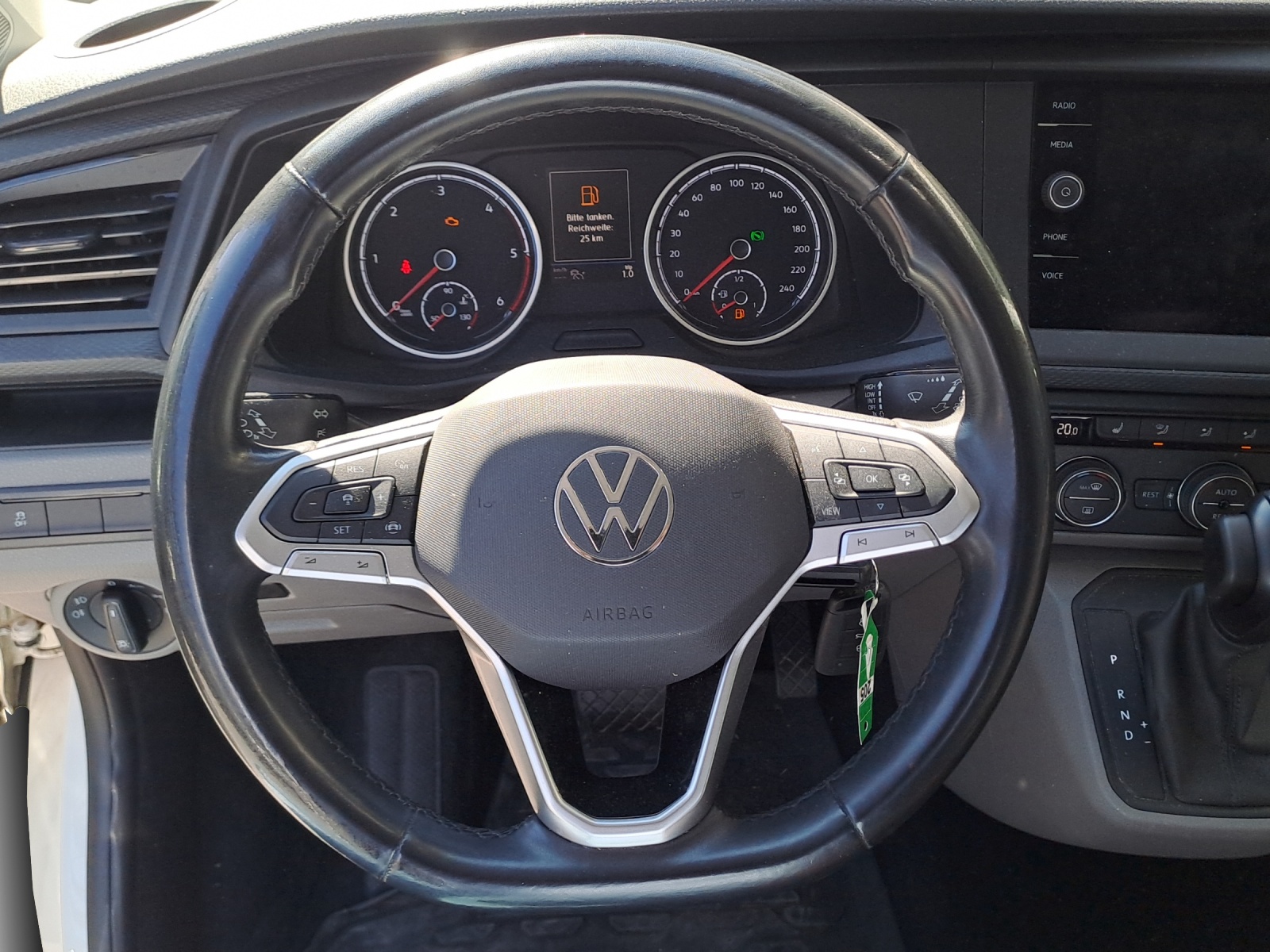 VW T6.1 2.0 TDI 4Motion DSG-image-9
