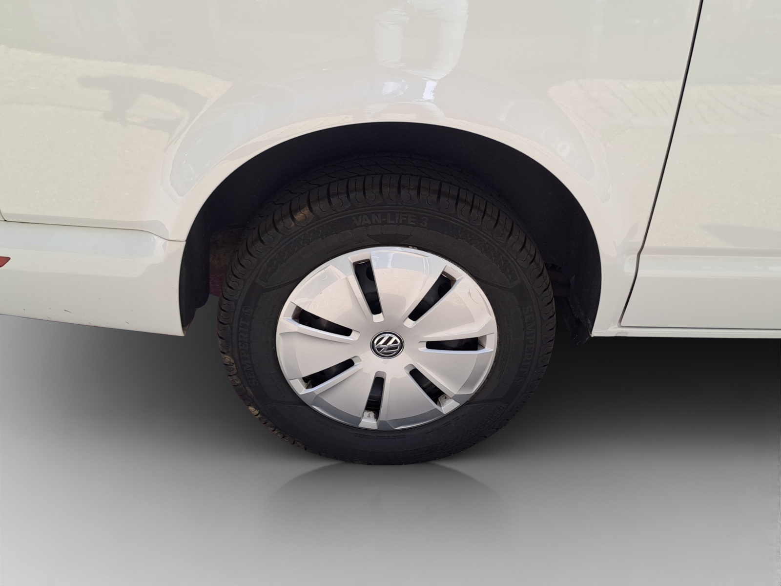 VW T6.1 2.0 TDI 4Motion DSG-image-13