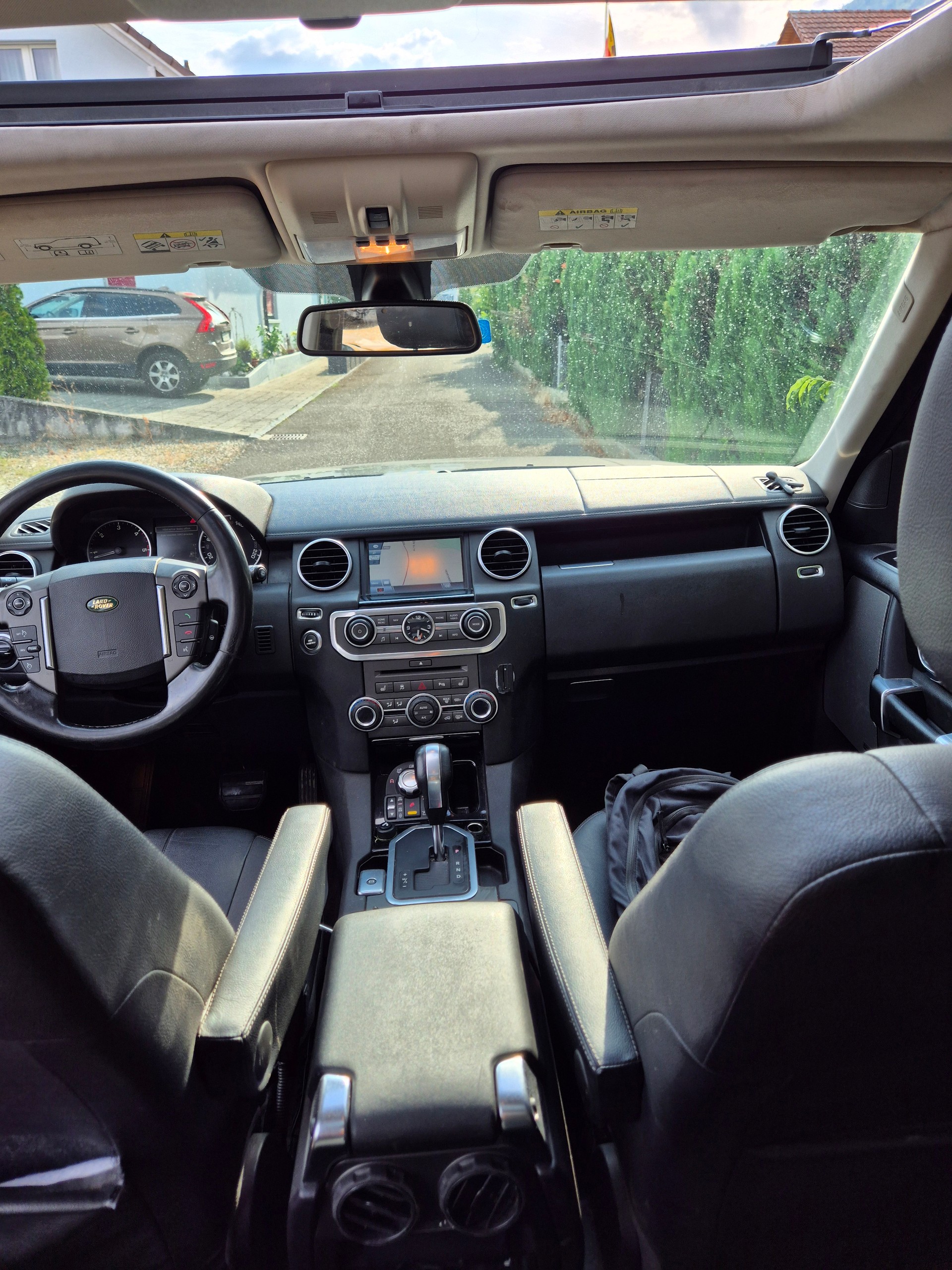 LAND ROVER Discovery 3.0 TDV6 HSE Automatic-image-12