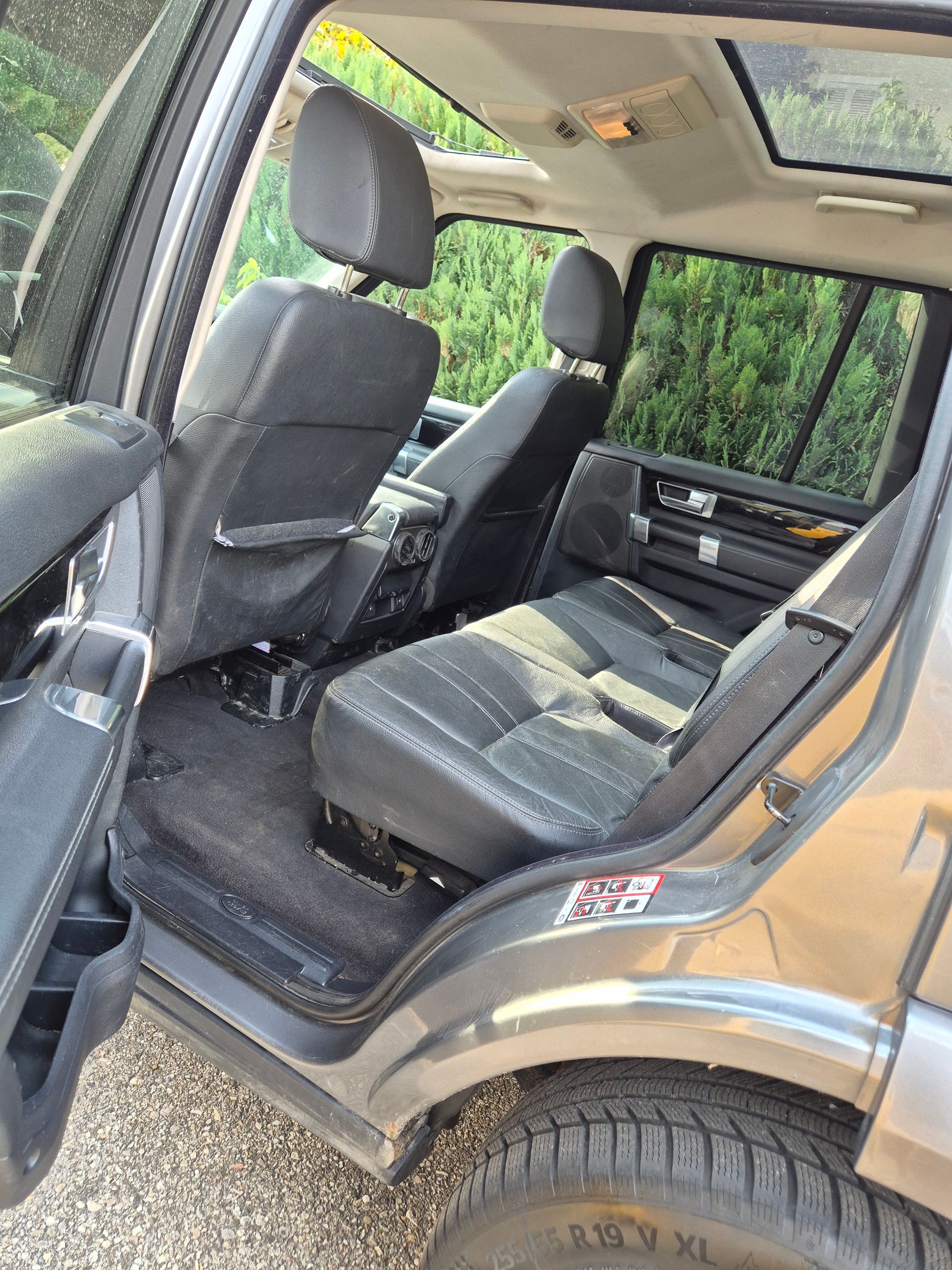 LAND ROVER Discovery 3.0 TDV6 HSE Automatic-image-13