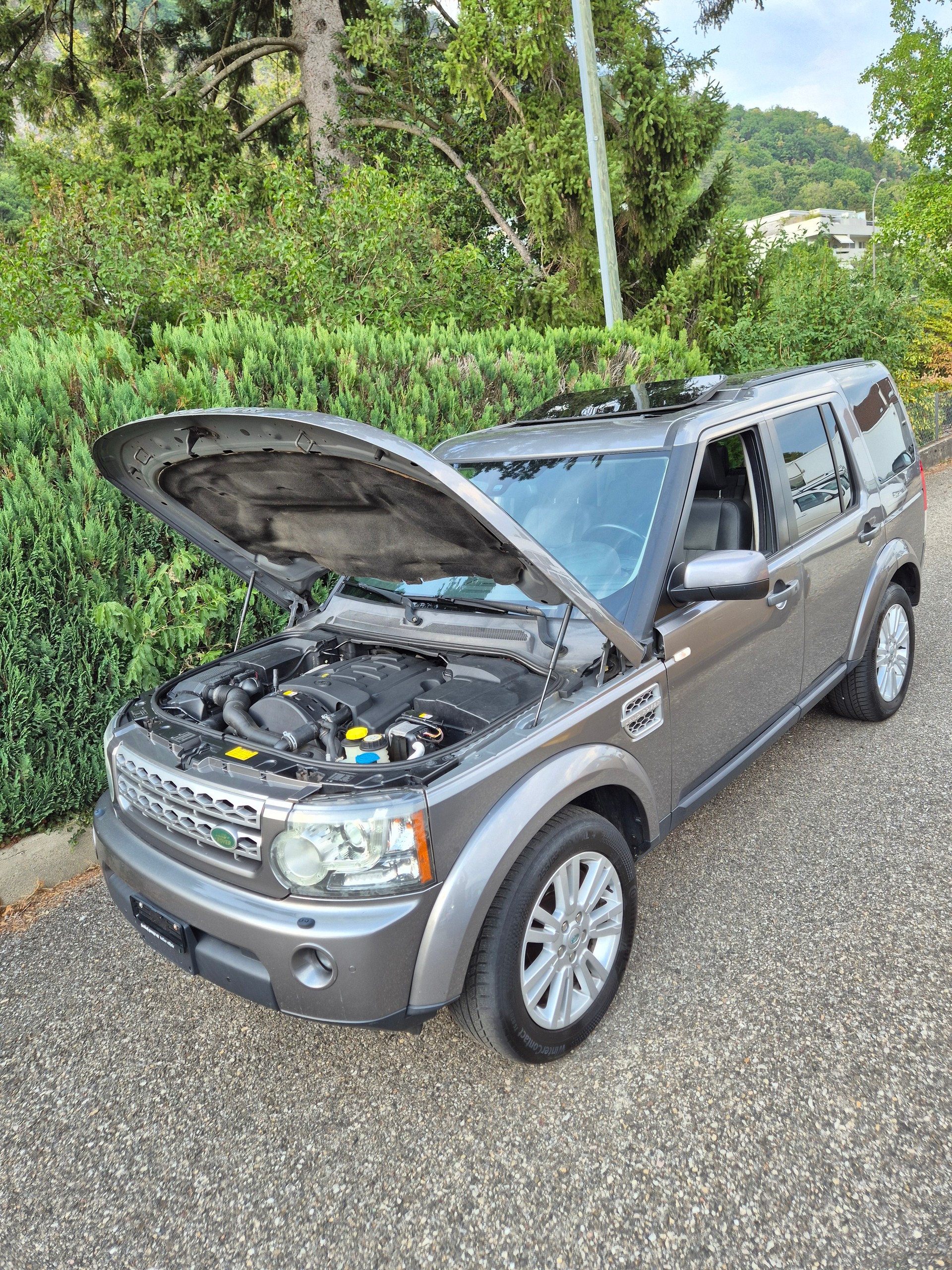 LAND ROVER Discovery 3.0 TDV6 HSE Automatic-image-5
