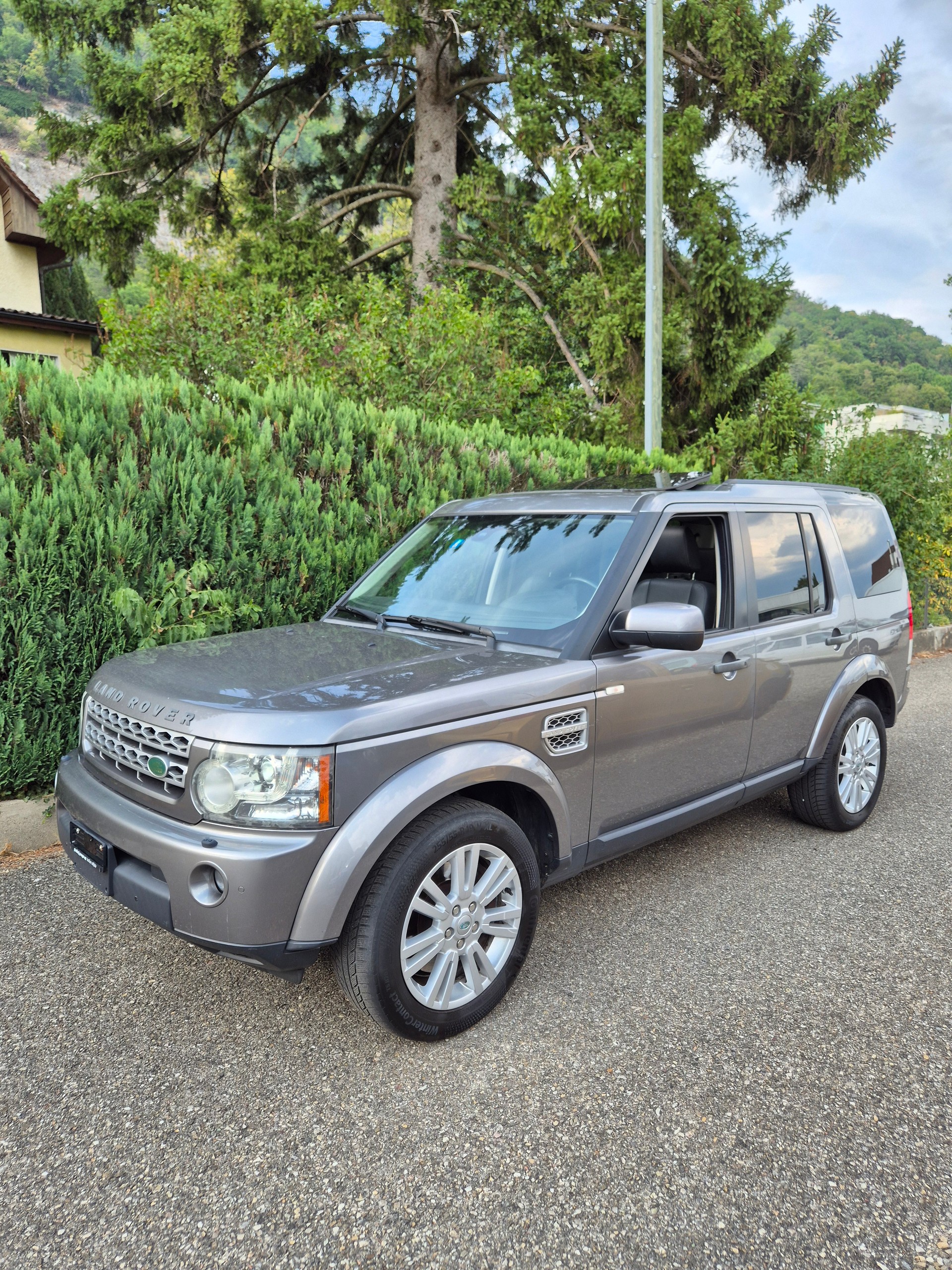 LAND ROVER Discovery 3.0 TDV6 HSE Automatic-image-3