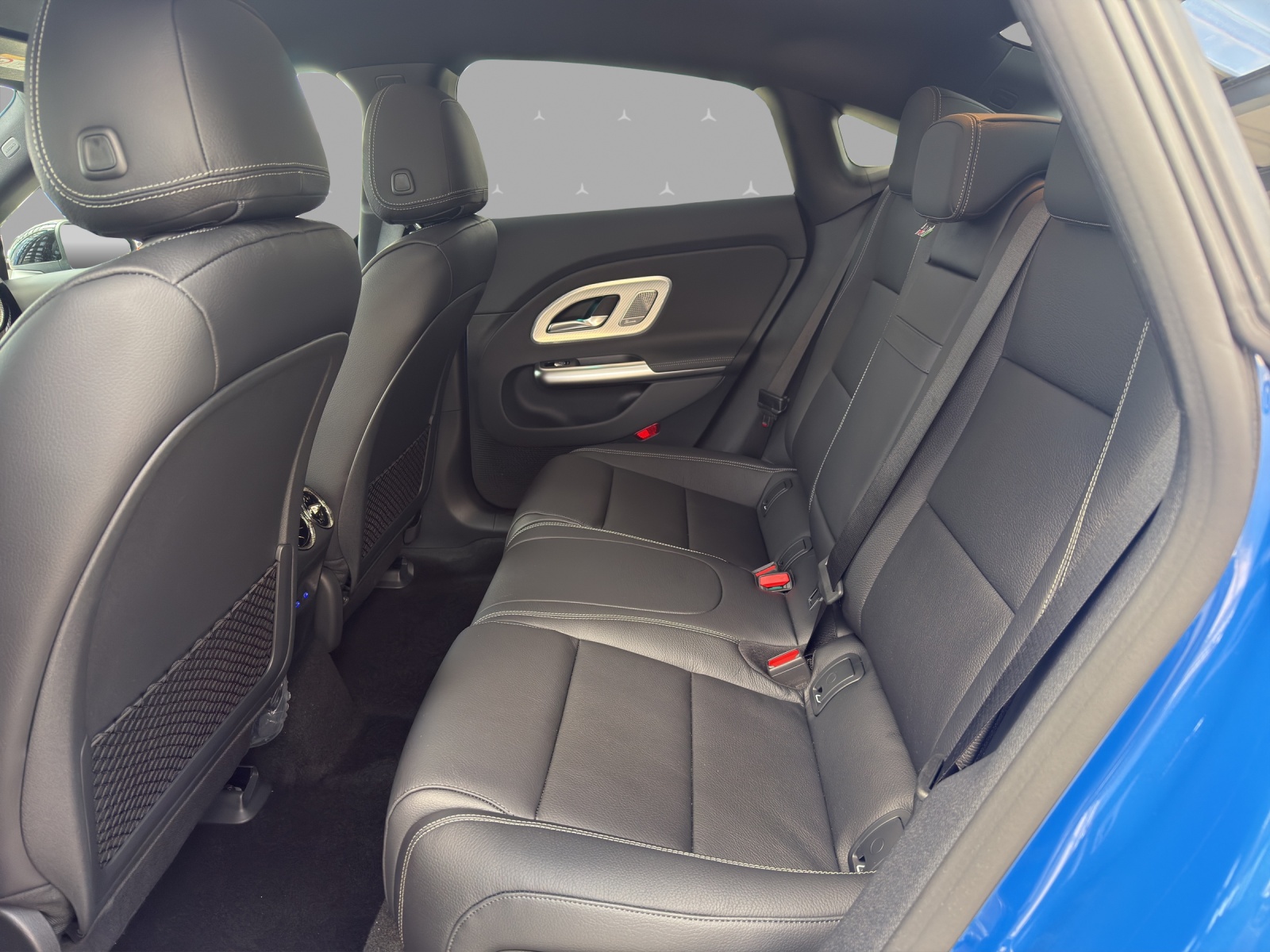 MERCEDES-BENZ CLA 350 4 Matic 85 kWh EQ-image-13