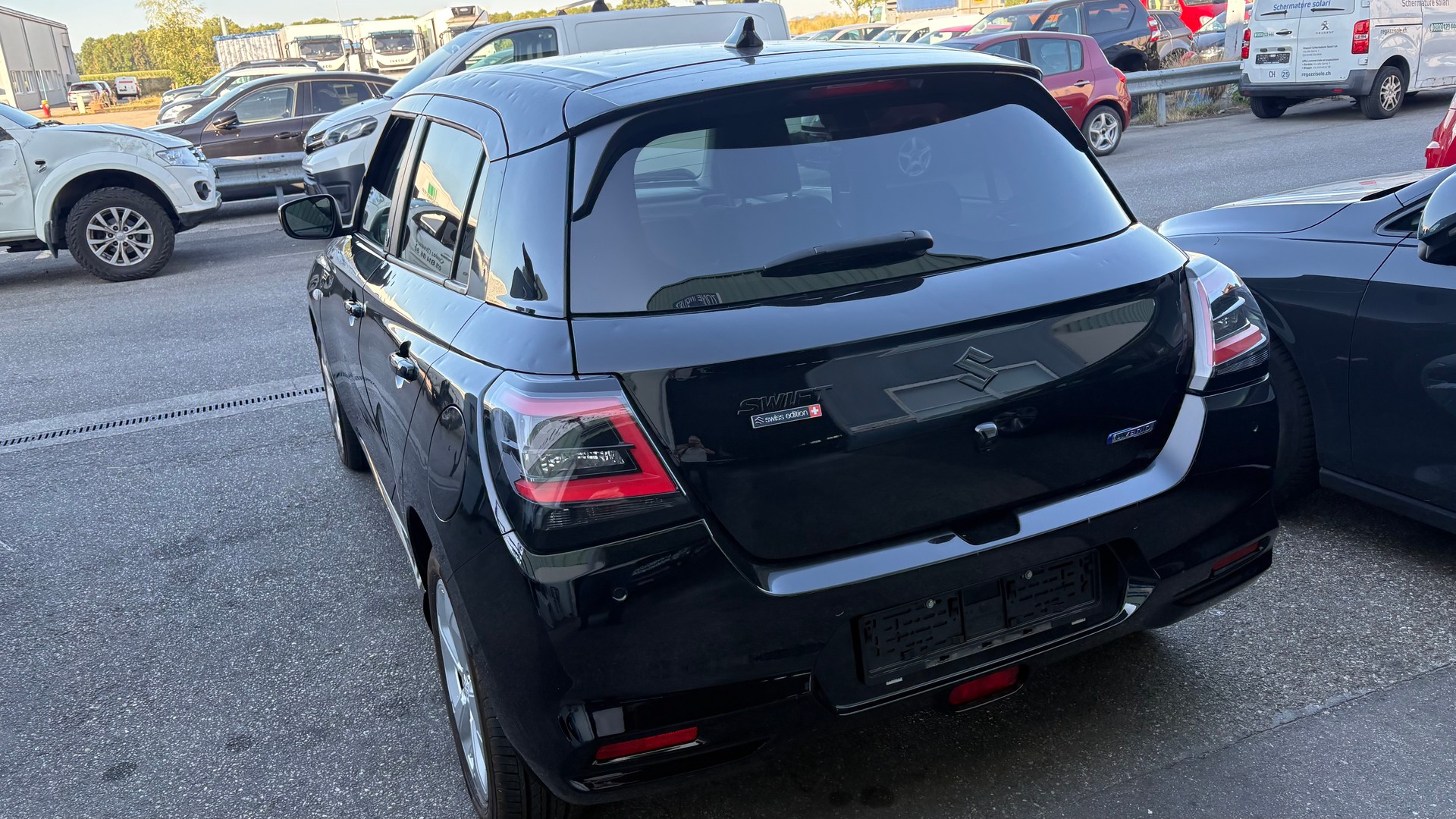 SUZUKI Swift 1.2 Compact Top Hybrid-image-10