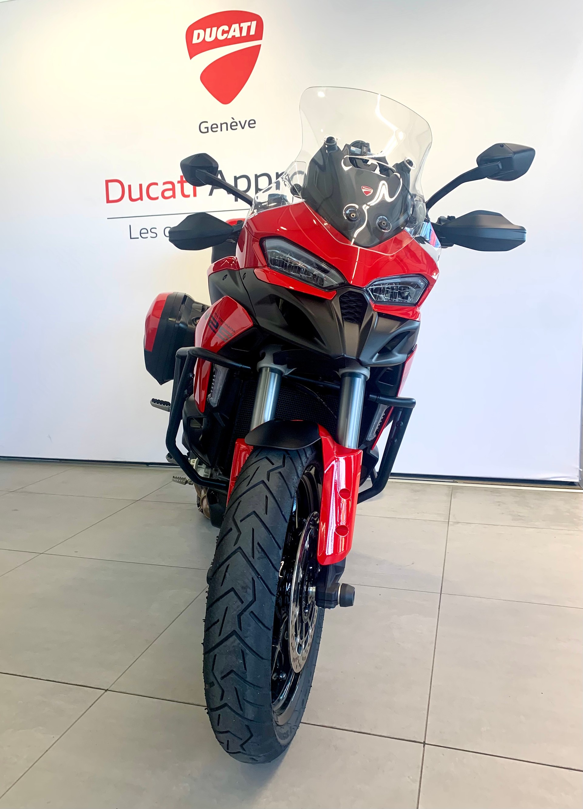 DUCATI MULTISTRADA V2 S 890-showroom-element-2