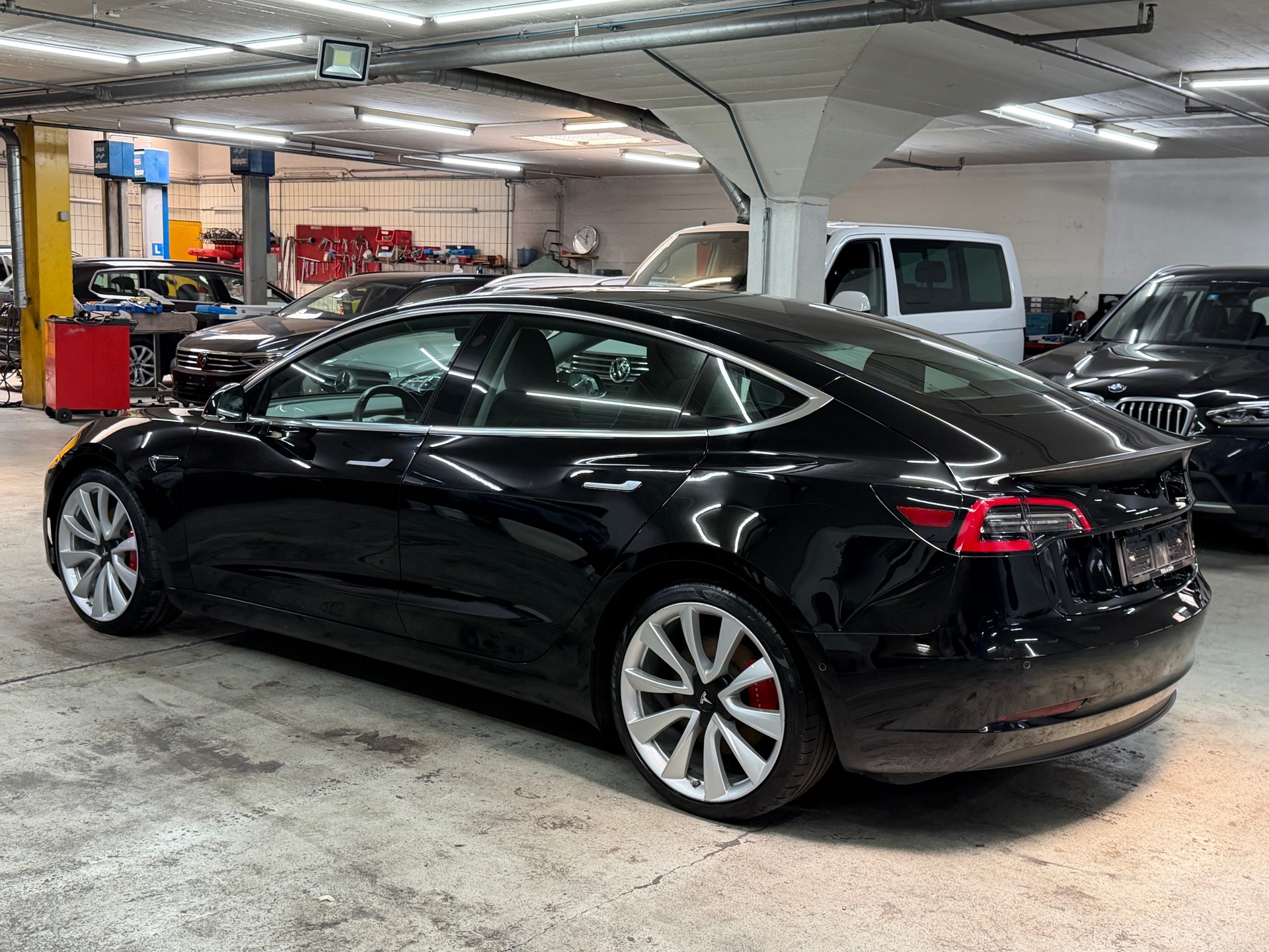 TESLA Model 3 Long Range Dual Motor AWD PERFORMANCE-image-4