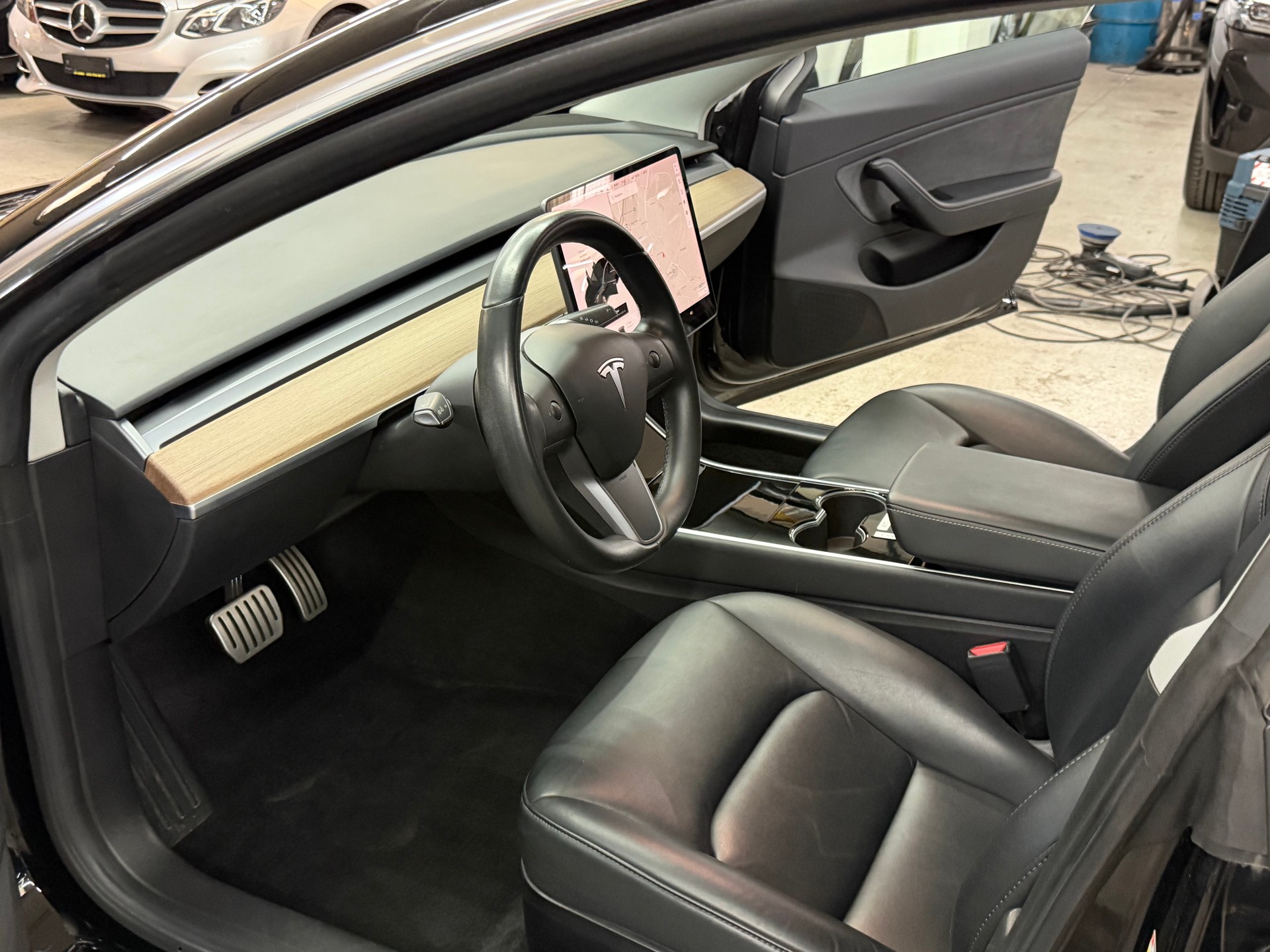 TESLA Model 3 Long Range Dual Motor AWD PERFORMANCE-image-10