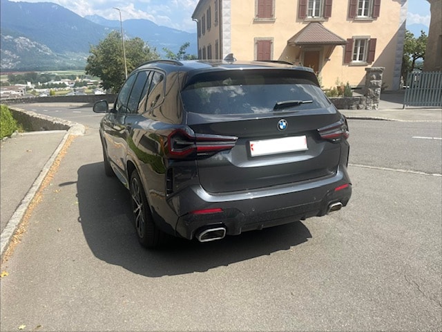BMW 30i xDrive M Sport-image-1