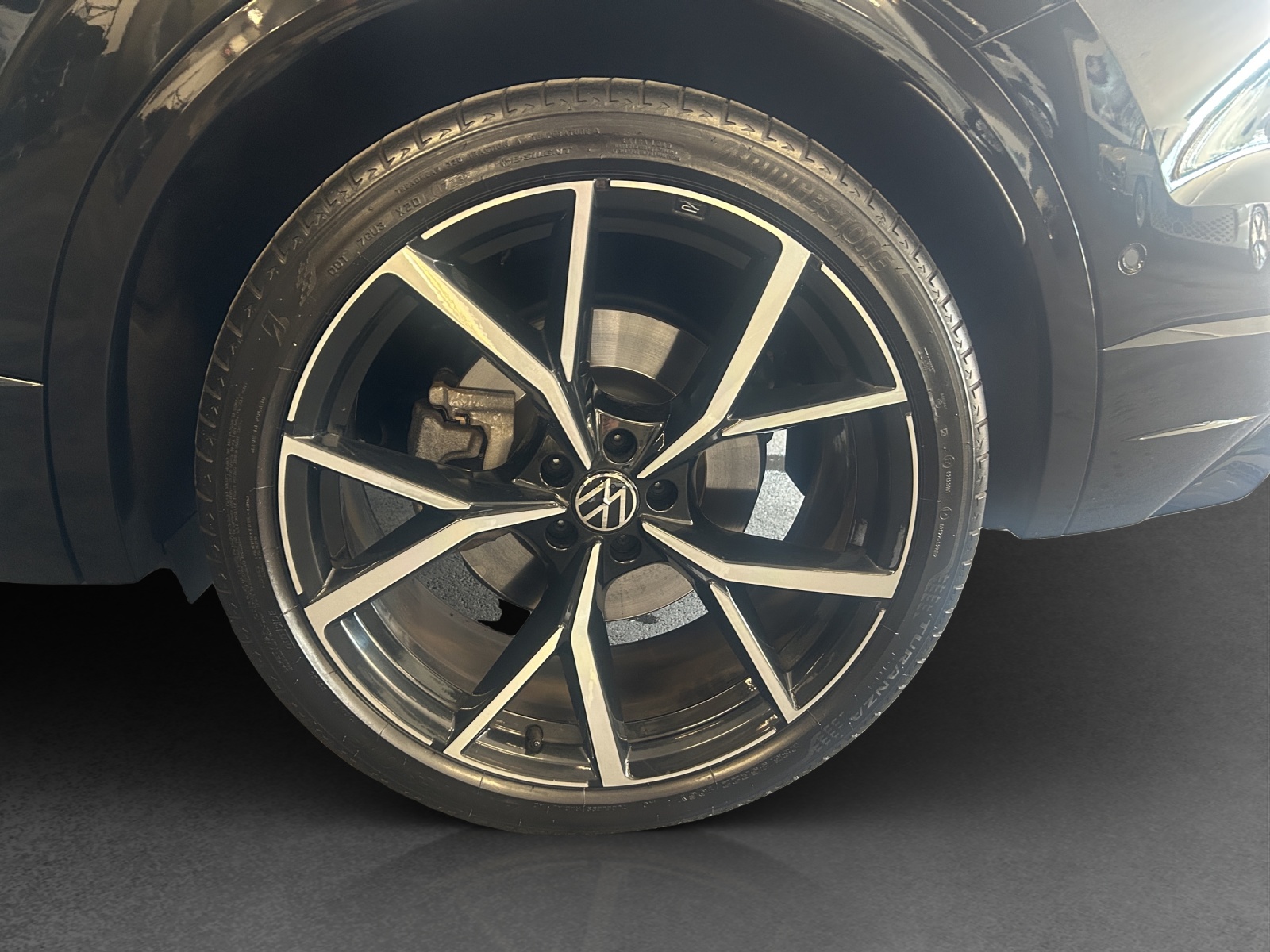 VW Touareg 3.0 TSI eHybrid R Tiptronic-image-10