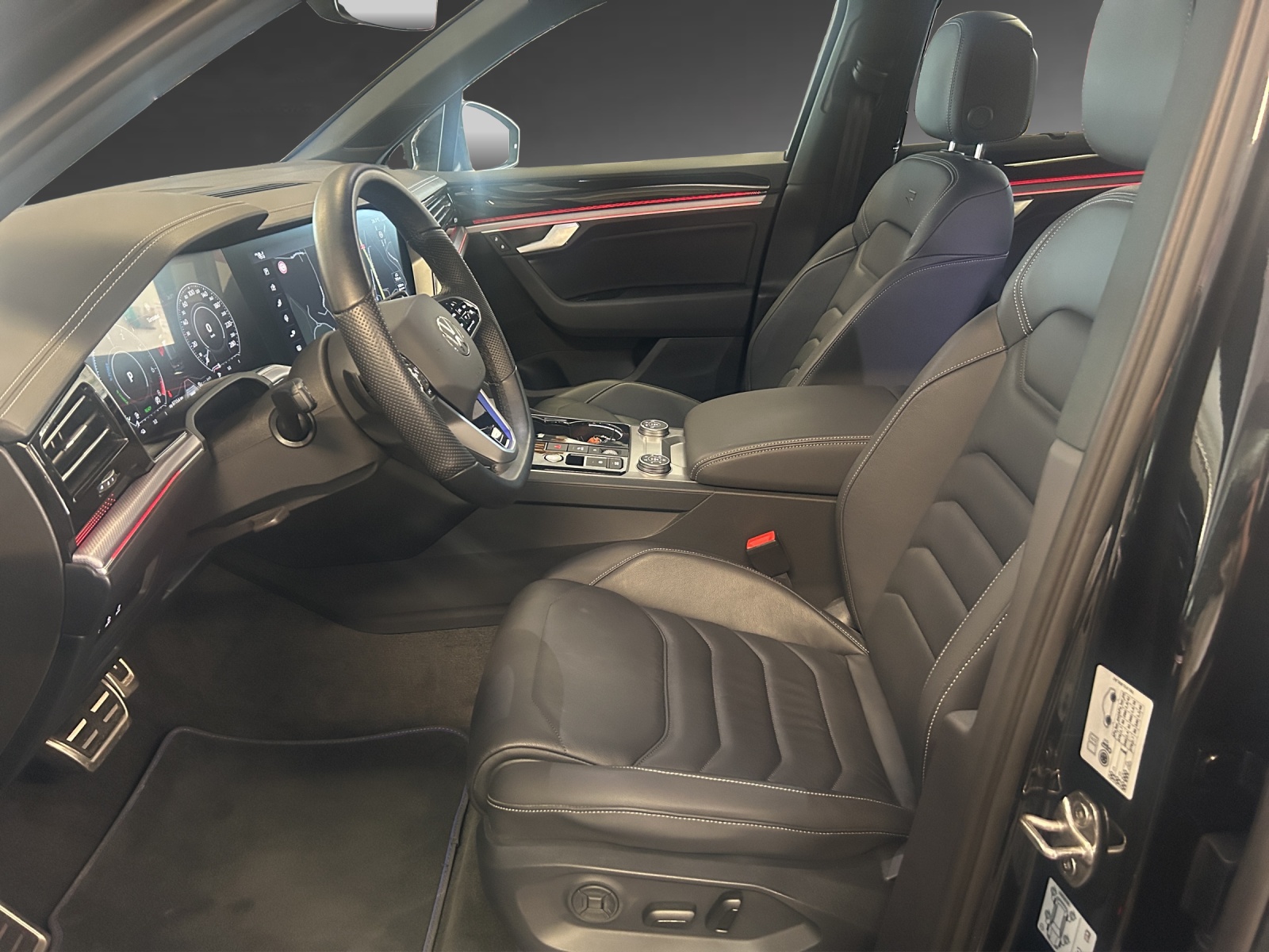 VW Touareg 3.0 TSI eHybrid R Tiptronic-image-5