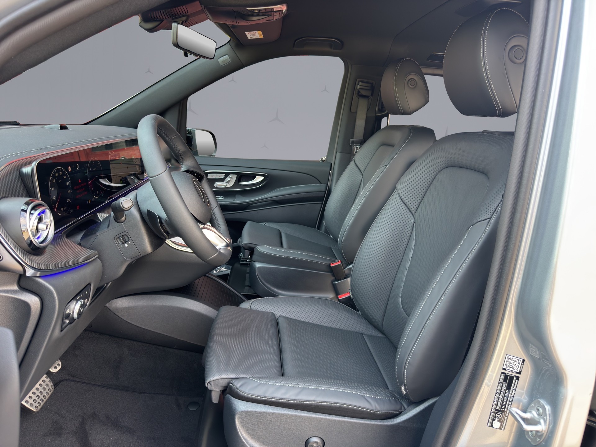 MERCEDES-BENZ V 300 d Swiss Ed. lang 4matic Van-image-9