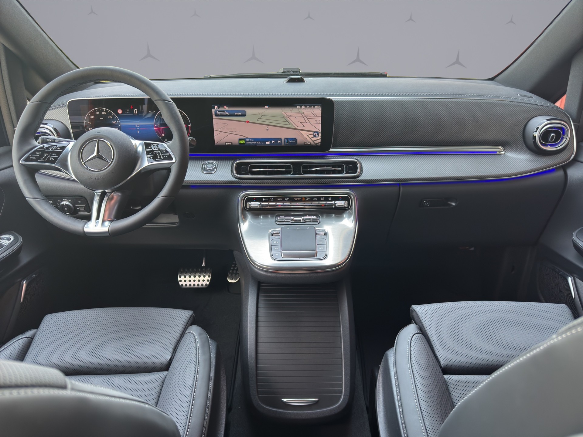 MERCEDES-BENZ V 300 d Swiss Ed. lang 4matic Van-image-13
