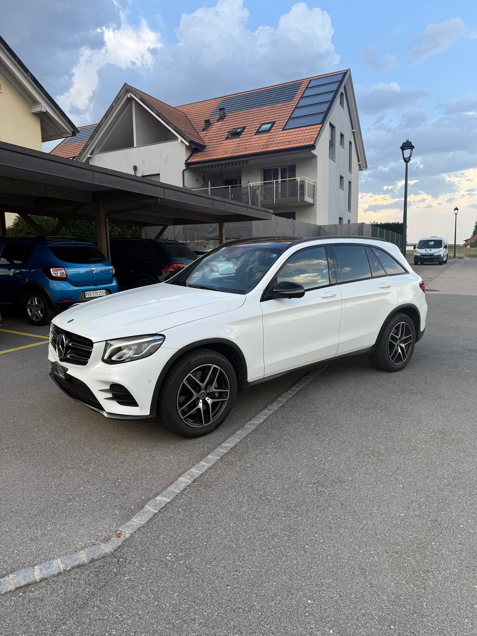 MERCEDES-BENZ GLC 250 d AMG Line 4Matic 9G-Tronic-image-8