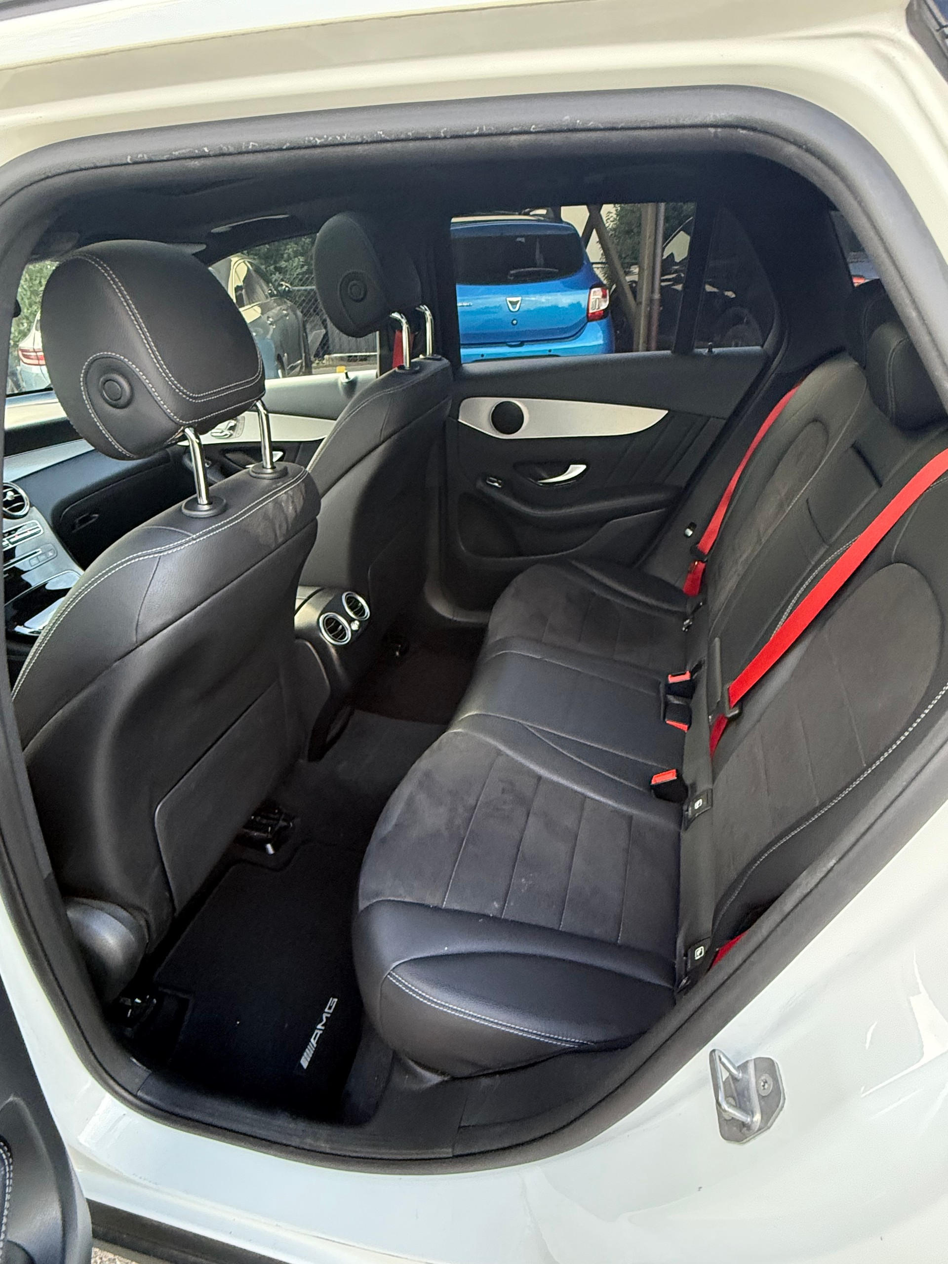 MERCEDES-BENZ GLC 250 d AMG Line 4Matic 9G-Tronic-image-6