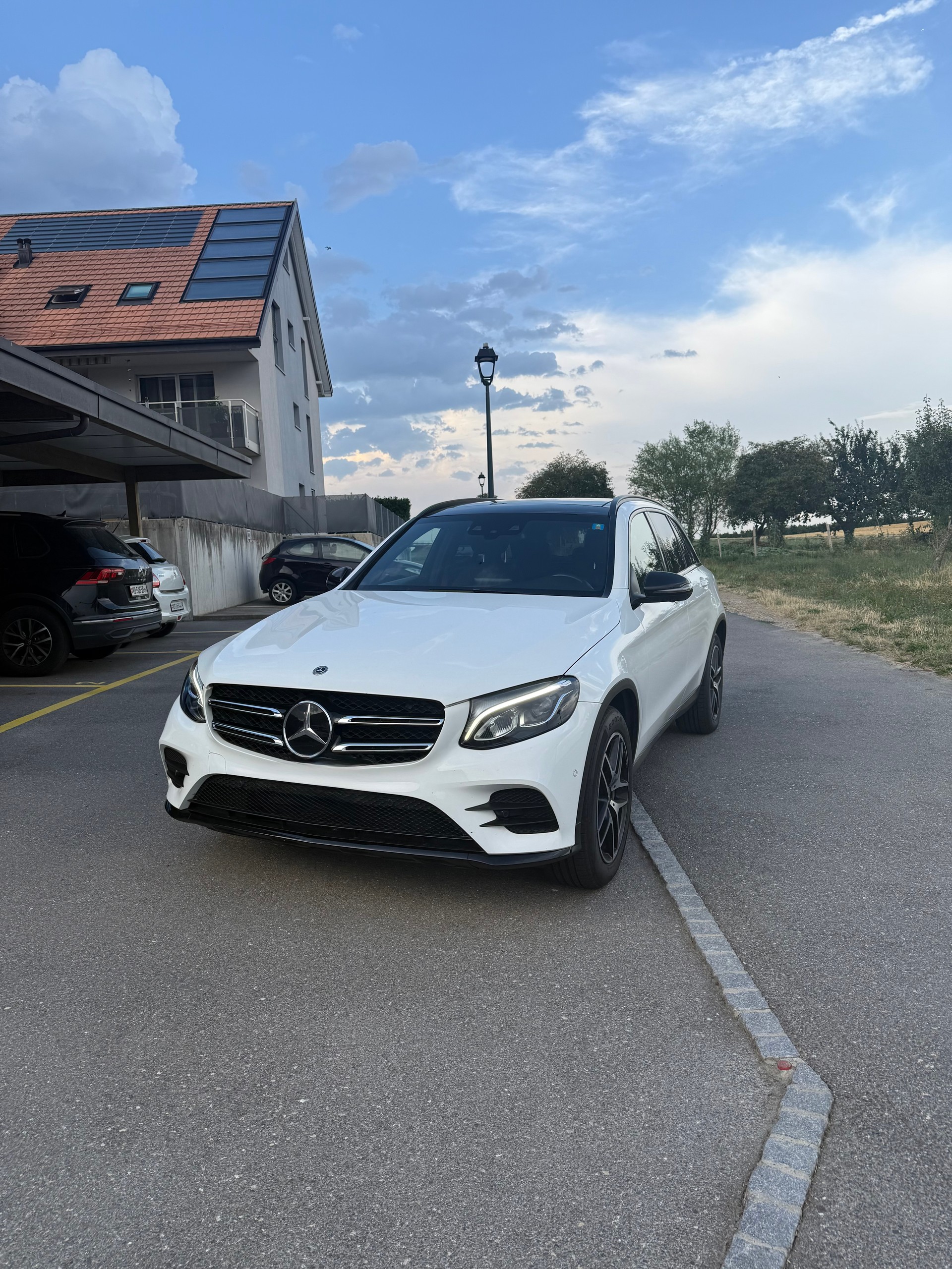 MERCEDES-BENZ GLC 250 d AMG Line 4Matic 9G-Tronic-image-0