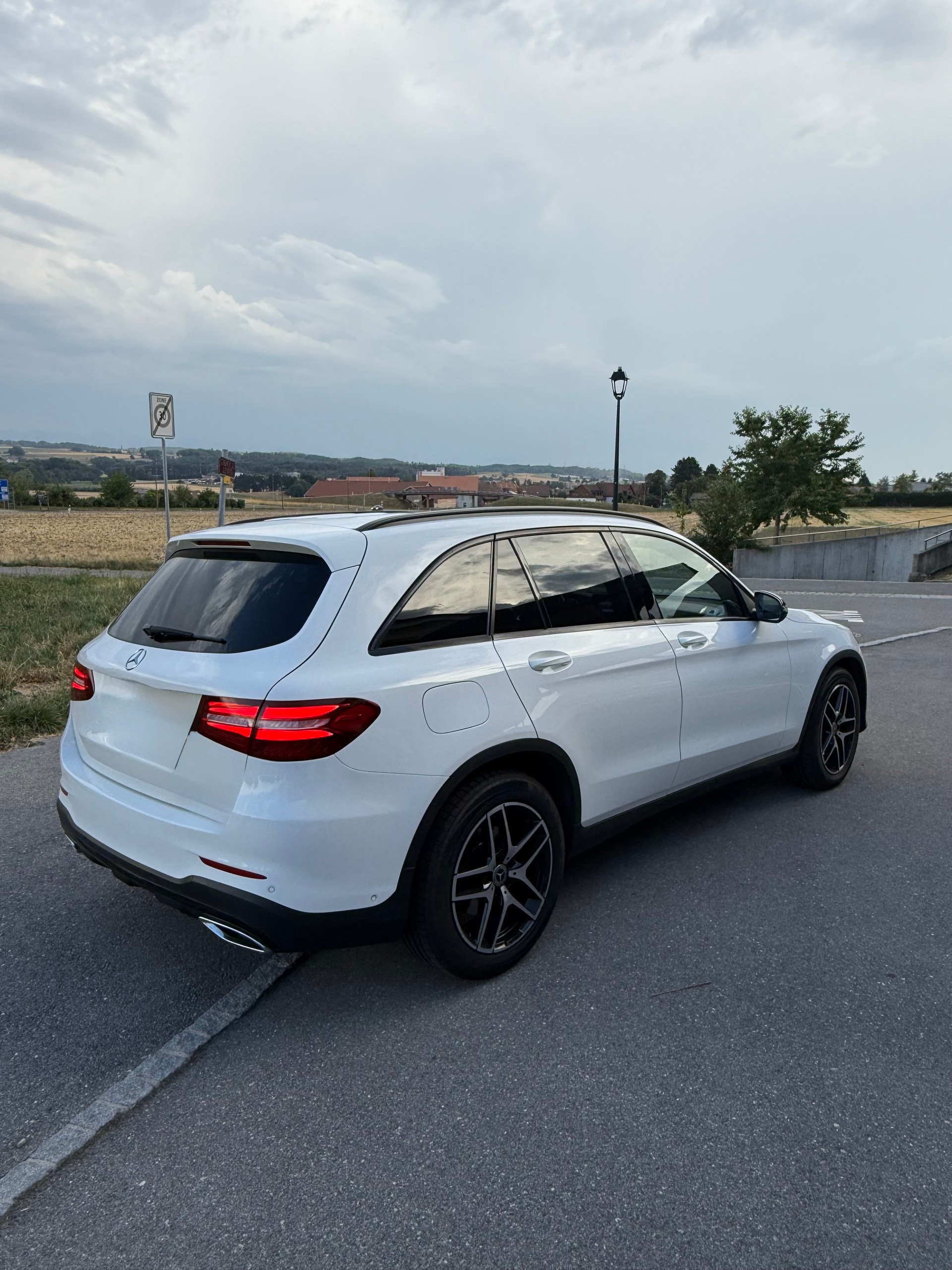 MERCEDES-BENZ GLC 250 d AMG Line 4Matic 9G-Tronic-image-1