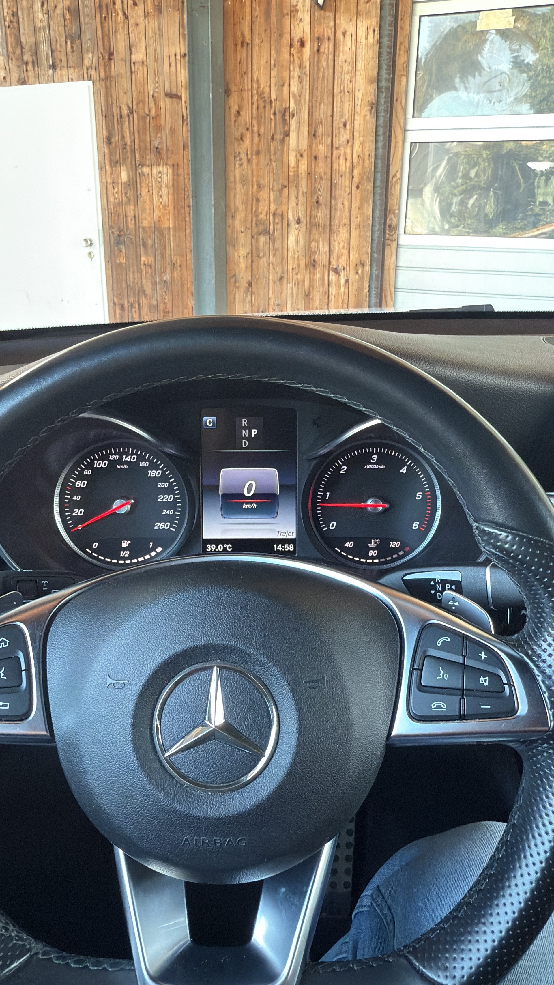 MERCEDES-BENZ GLC 250 d AMG Line 4Matic 9G-Tronic-image-3