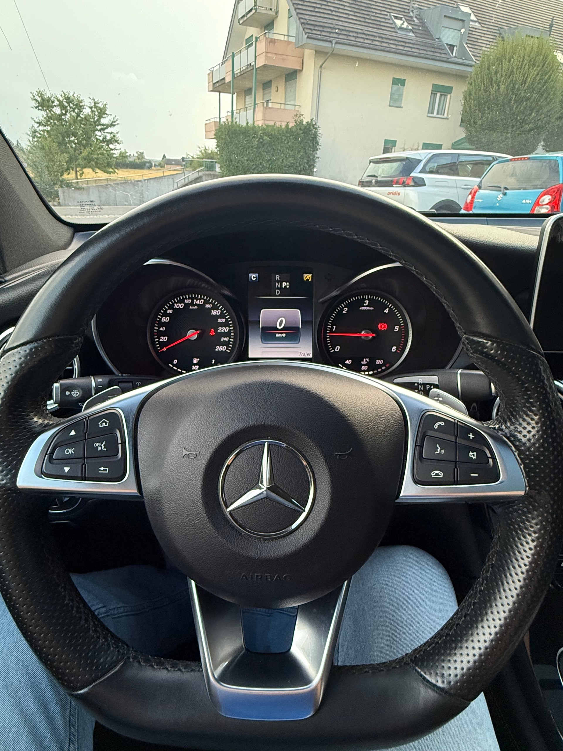 MERCEDES-BENZ GLC 250 d AMG Line 4Matic 9G-Tronic-image-12
