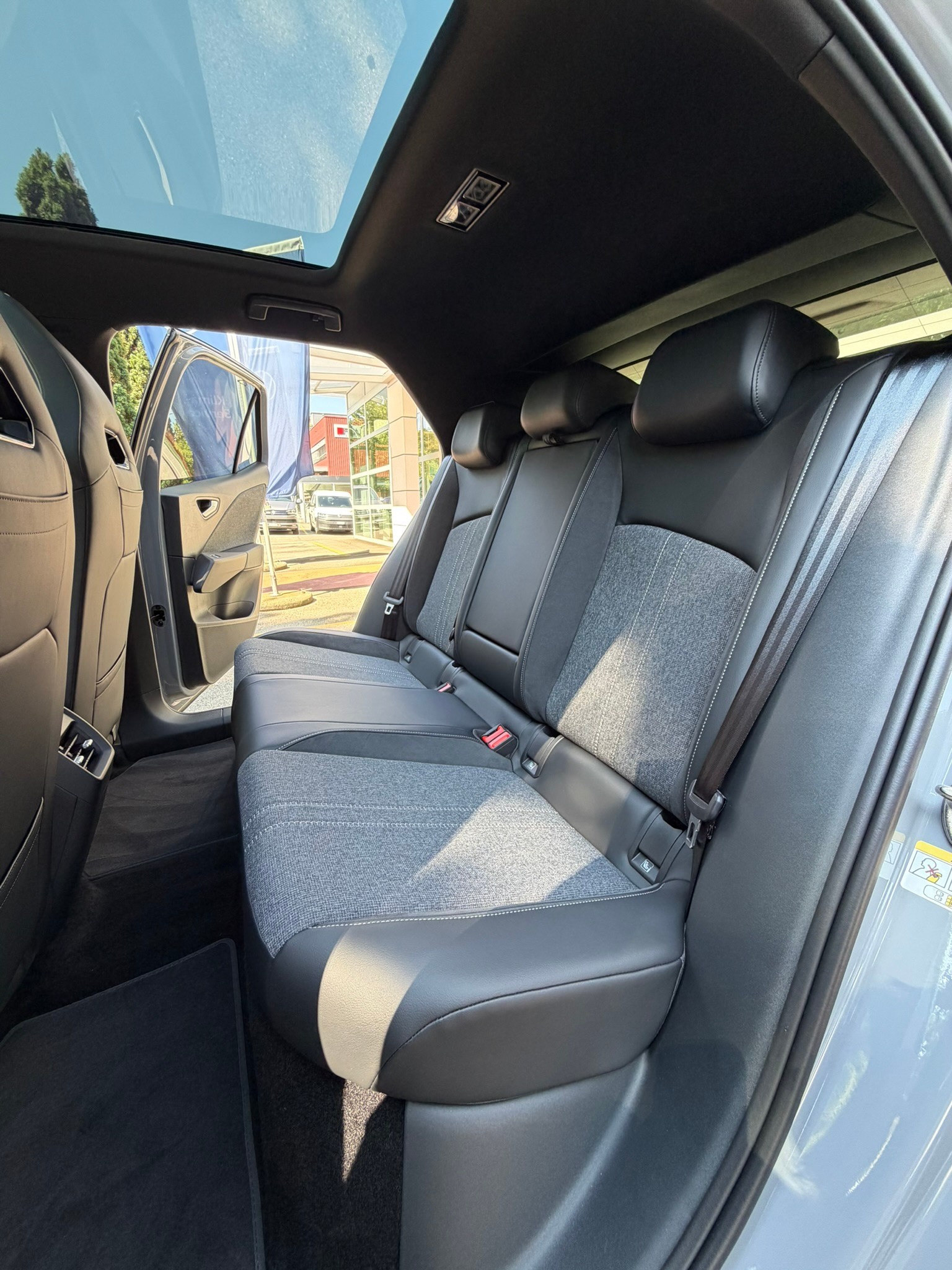 VW ID.3 Neo 58 kWh 190 PS Style-image-12