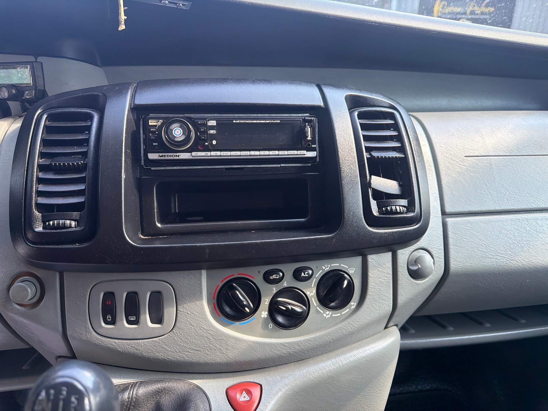 OPEL Vivaro 2.0 CDTI 2.9t L1H1 ** 03x Sitze ** Klimaanlage ** 02x Airbag ** AHK 2000Kg ** Letzte MFK 25.04.2024 **-image-10
