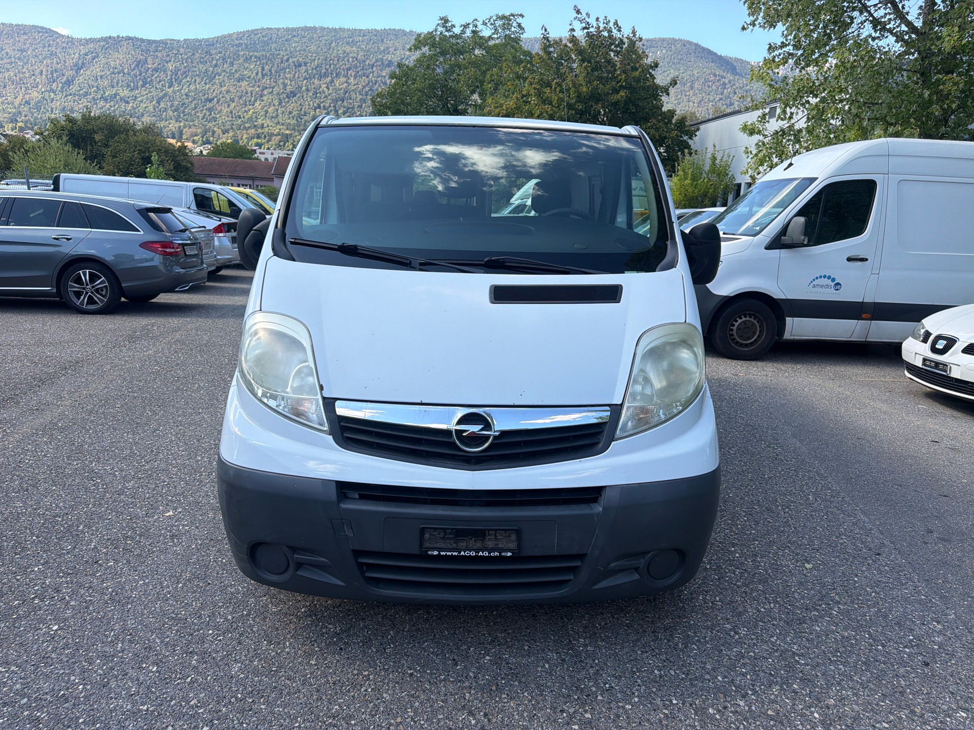 OPEL Vivaro 2.0 CDTI 2.9t L1H1 ** 03x Sitze ** Klimaanlage ** 02x Airbag ** AHK 2000Kg ** Letzte MFK 25.04.2024 **-image-1