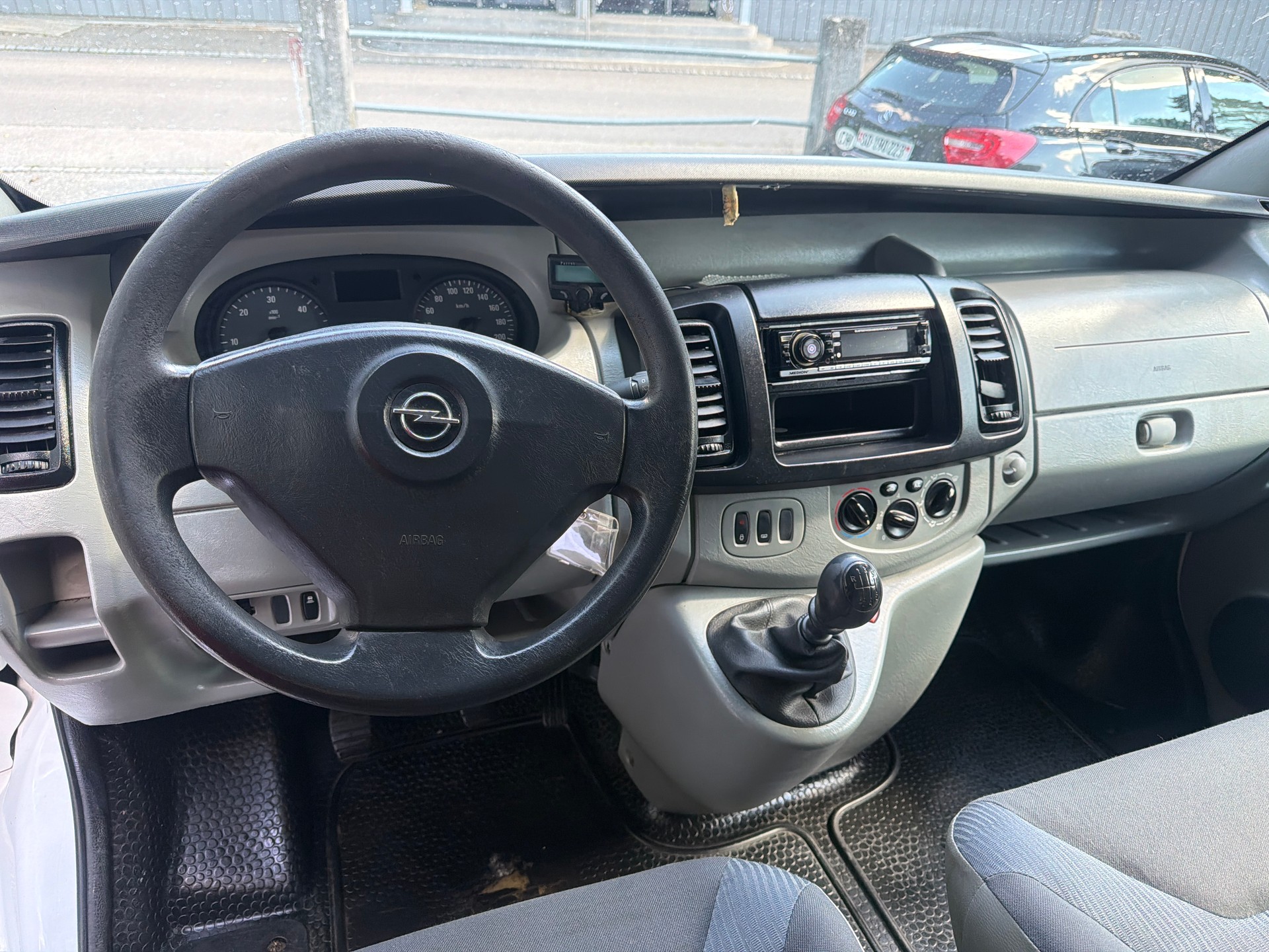 OPEL Vivaro 2.0 CDTI 2.9t L1H1 ** 03x Sitze ** Klimaanlage ** 02x Airbag ** AHK 2000Kg ** Letzte MFK 25.04.2024 **-image-3