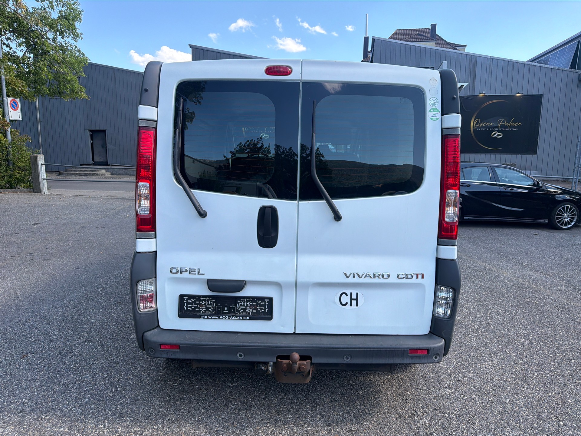 OPEL Vivaro 2.0 CDTI 2.9t L1H1 ** 03x Sitze ** Klimaanlage ** 02x Airbag ** AHK 2000Kg ** Letzte MFK 25.04.2024 **-image-8
