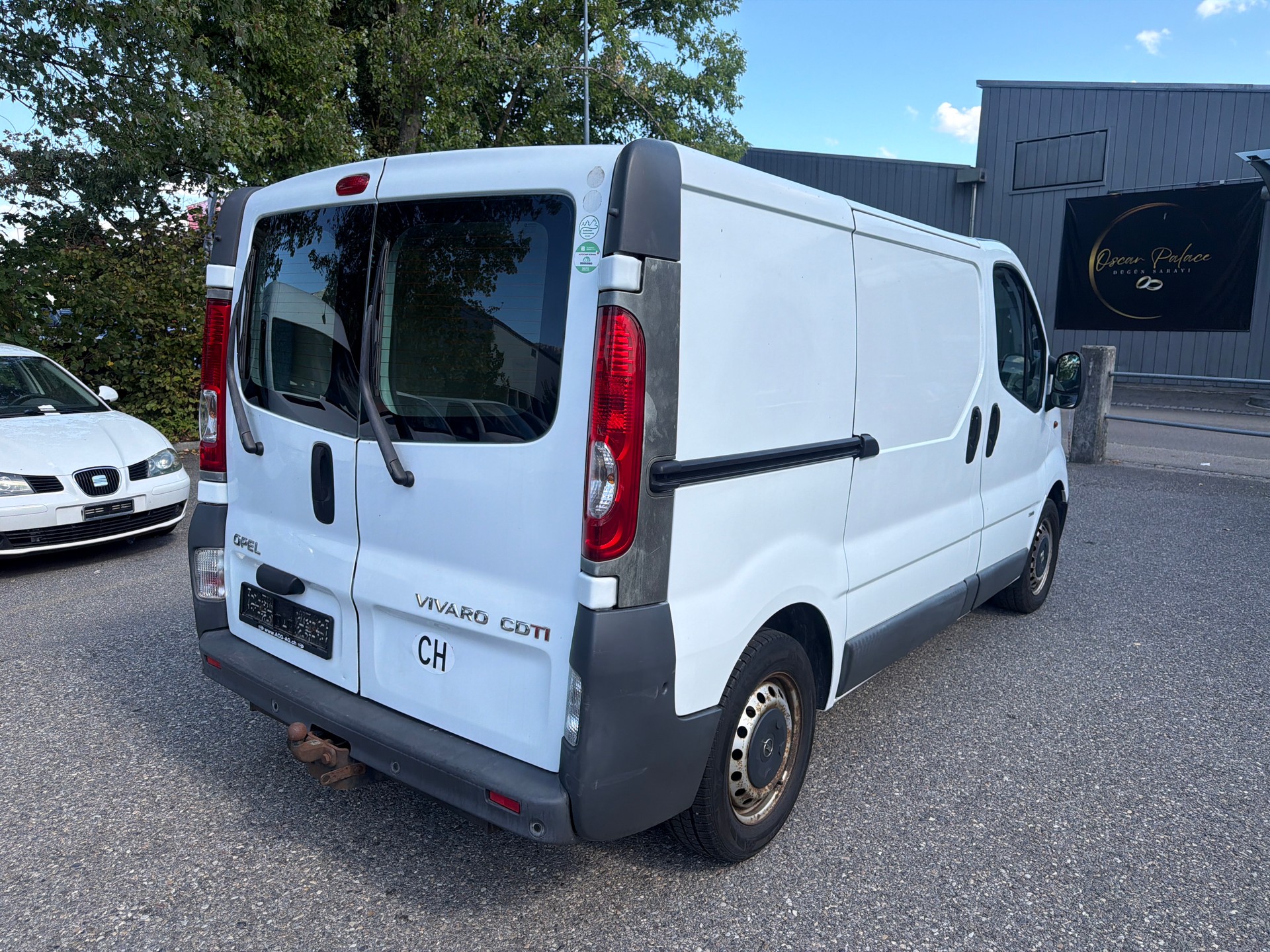 OPEL Vivaro 2.0 CDTI 2.9t L1H1 ** 03x Sitze ** Klimaanlage ** 02x Airbag ** AHK 2000Kg ** Letzte MFK 25.04.2024 **-image-4