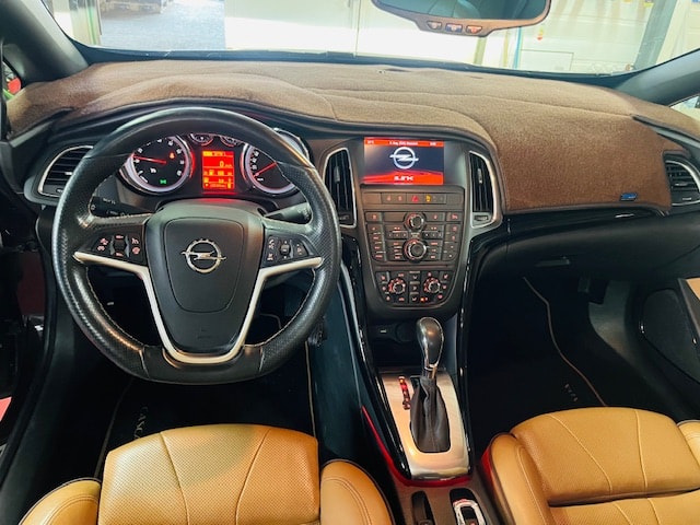 OPEL Cascada 1.6i 16V Cosmo Automat-image-12