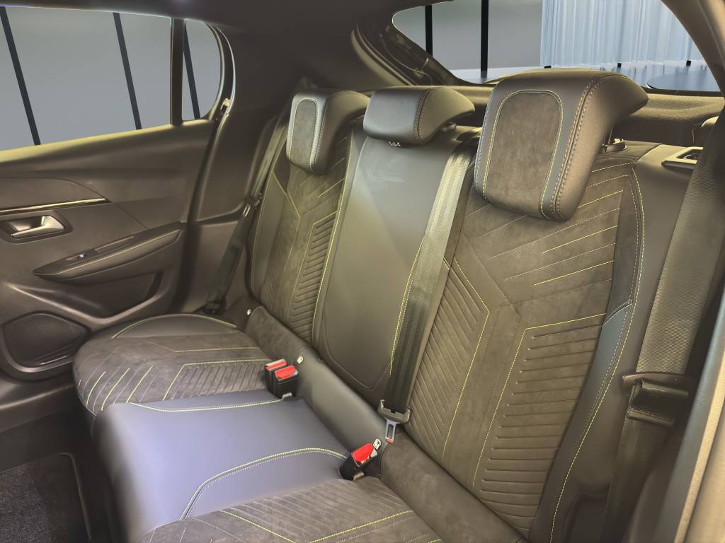 PEUGEOT 208 1.2 MHEV 145 GT-image-8