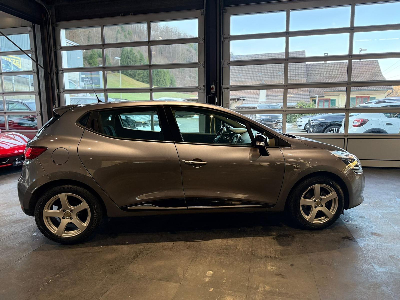 RENAULT Clio 1.2 16V T Swiss Edition EDC-image-5