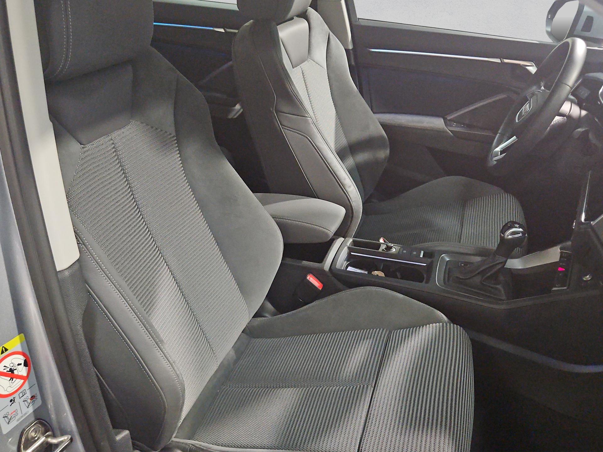 AUDI Q3 45 TFSI advanced quattro S-tronic-image-16
