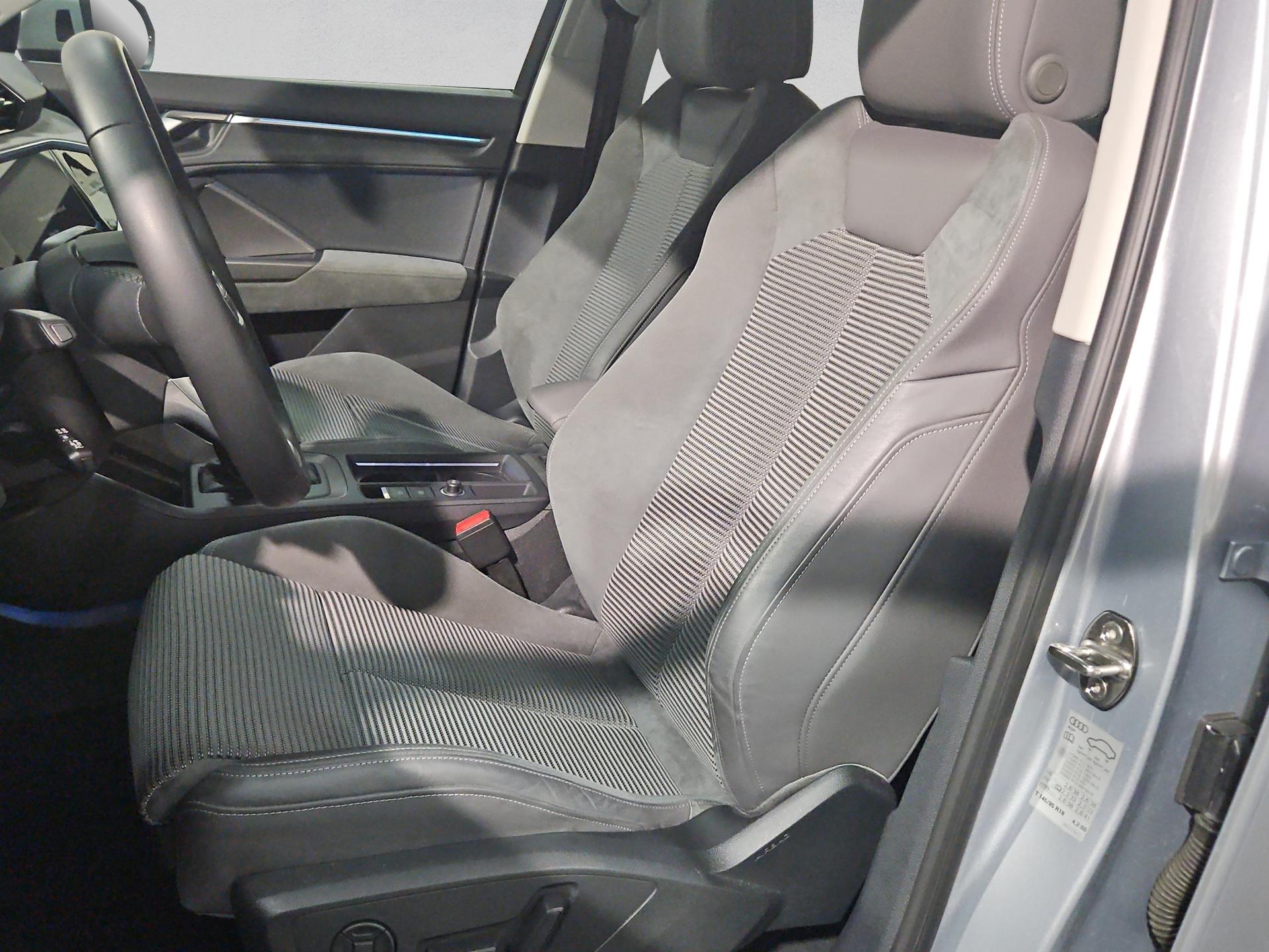 AUDI Q3 45 TFSI advanced quattro S-tronic-image-8