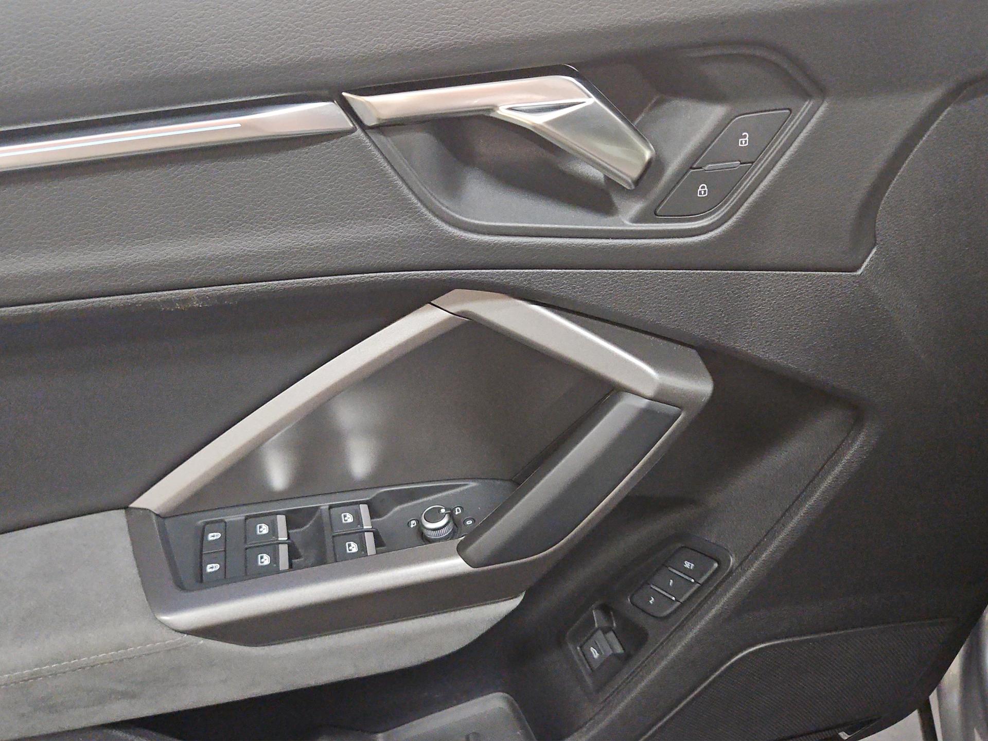 AUDI Q3 45 TFSI advanced quattro S-tronic-image-18