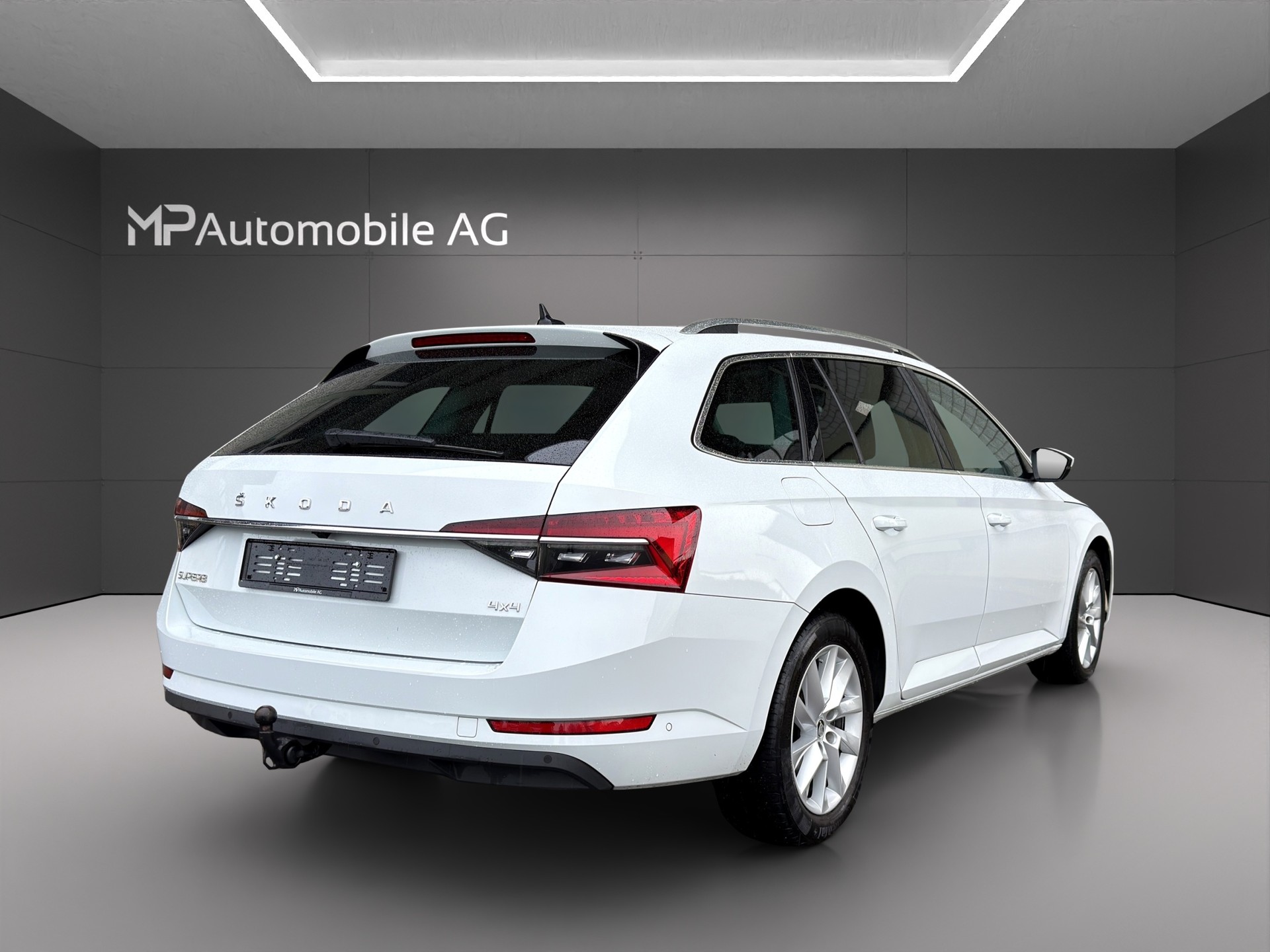 SKODA Superb Combi 2.0 TDi Style 4x4 DSG-showroom-element-2