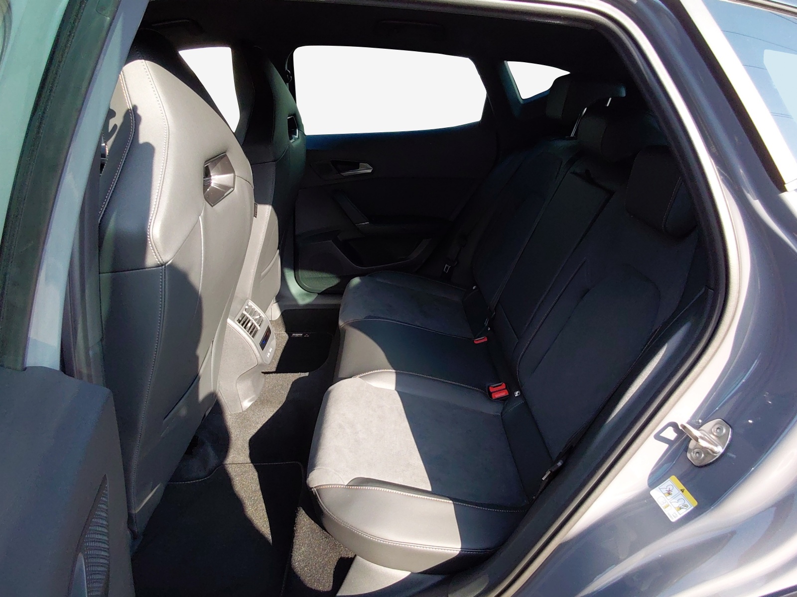 CUPRA Formentor 1.5 TSI DSG-image-11
