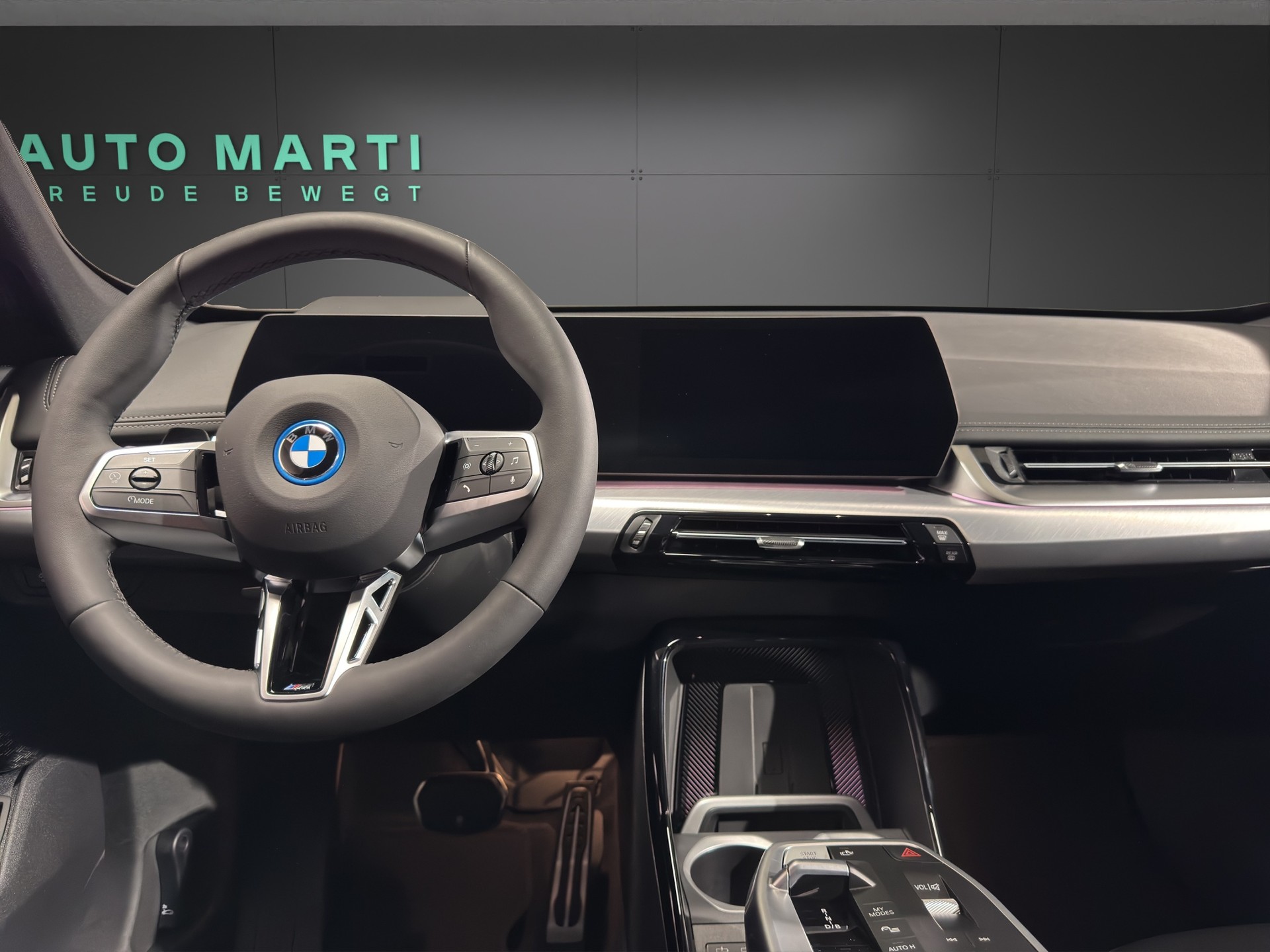 BMW iX1 20 eDrive-image-9