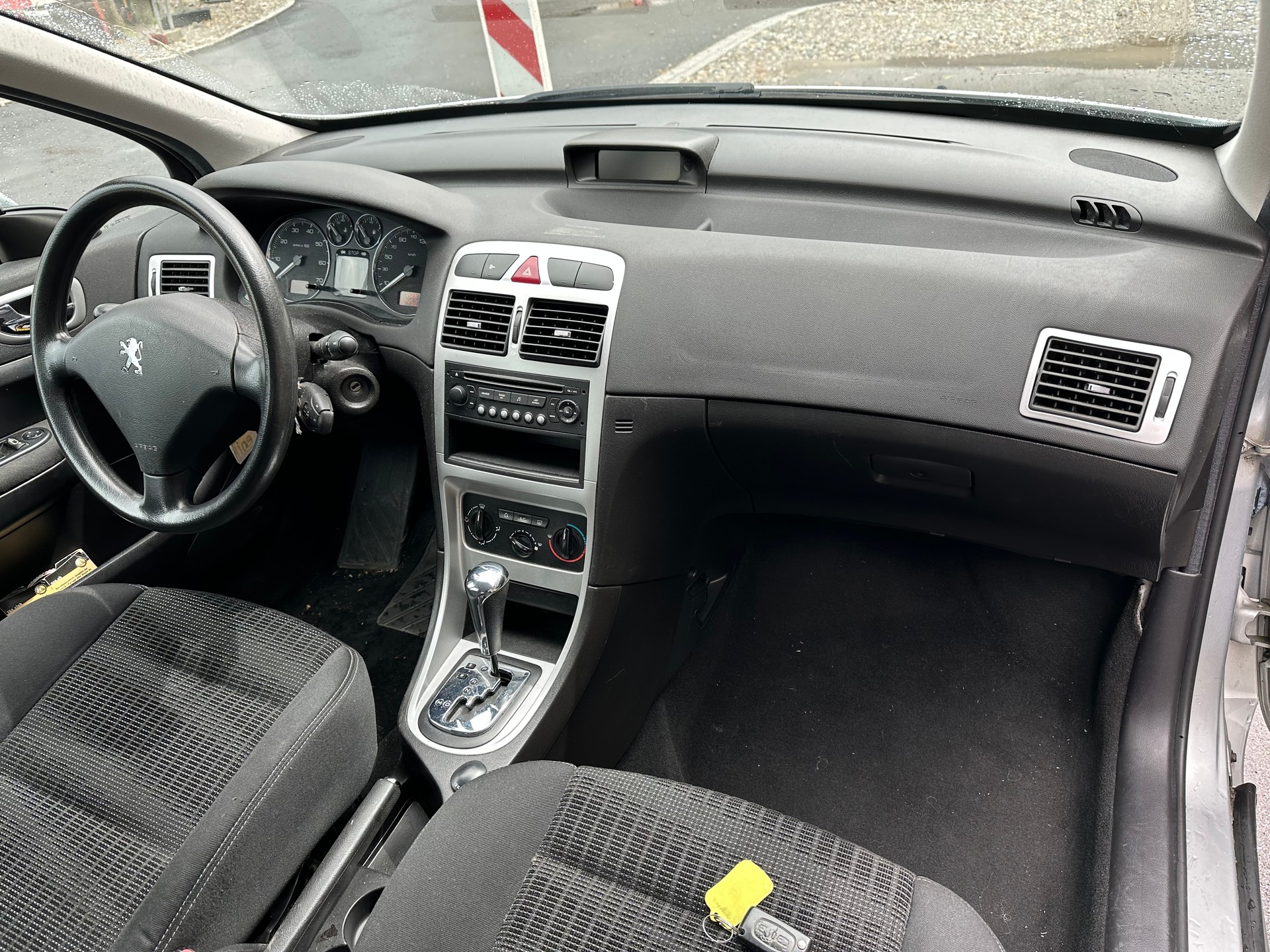 PEUGEOT 307 1.6 16V D.Sign FIXPREIS-image-13