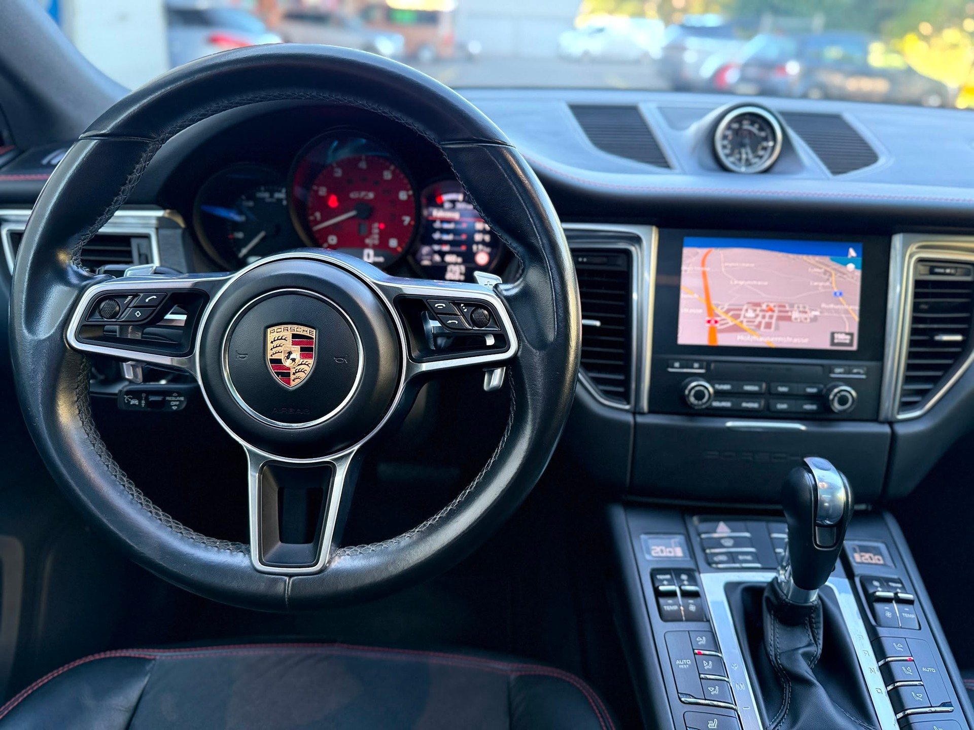 PORSCHE Macan 3.0 V6 GTS-image-12