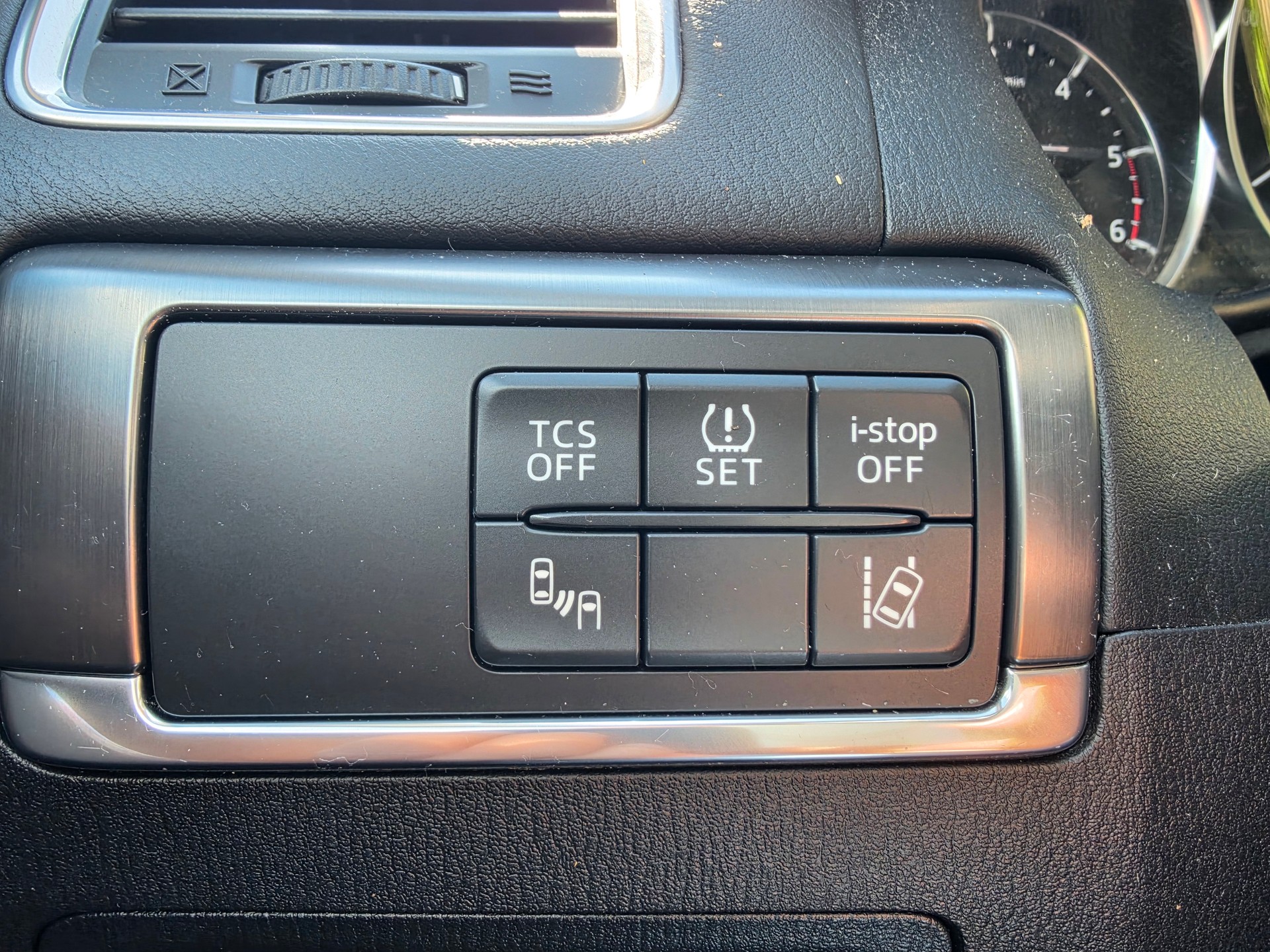 MAZDA CX-5 2.2 D HP Revolution AWD Automatic-image-14