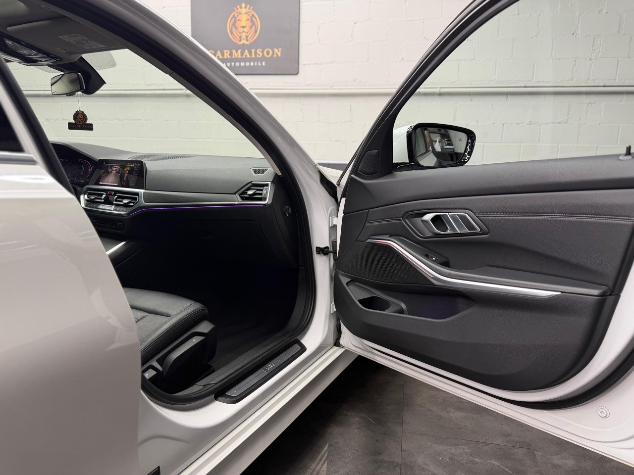 BMW 330i Touring xDrive Steptronic Sport Line | Anhängerkupplung 1'800KG-image-25