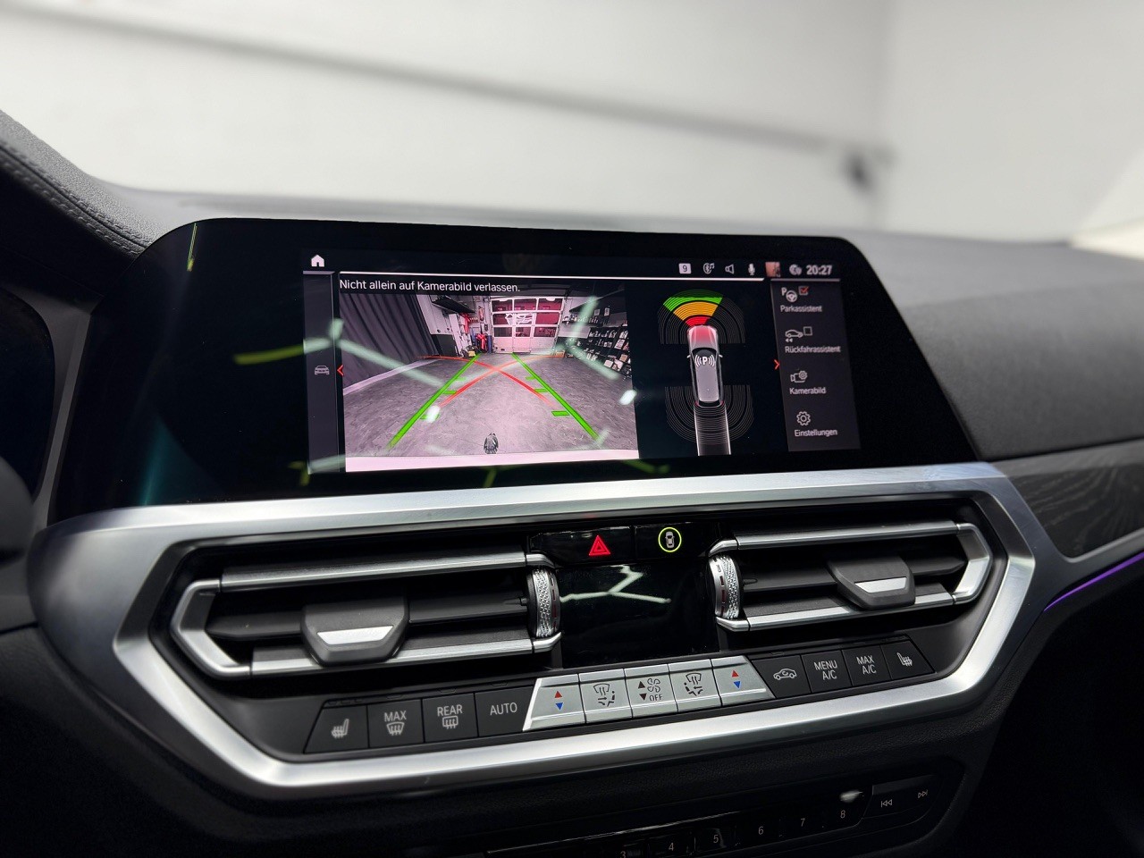 BMW 330i Touring xDrive Steptronic Sport Line | Anhängerkupplung 1'800KG-image-14