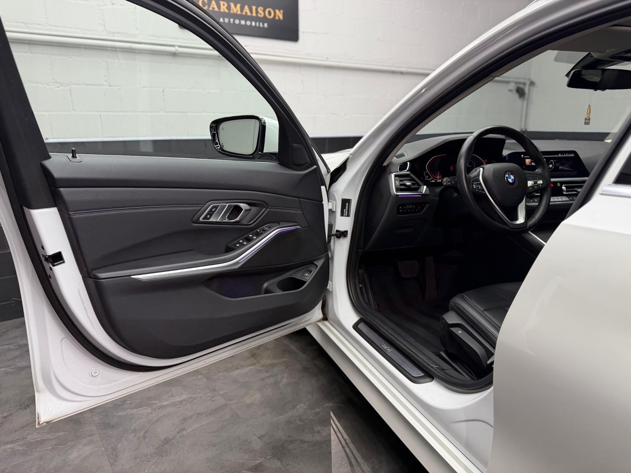 BMW 330i Touring xDrive Steptronic Sport Line | Anhängerkupplung 1'800KG-image-12